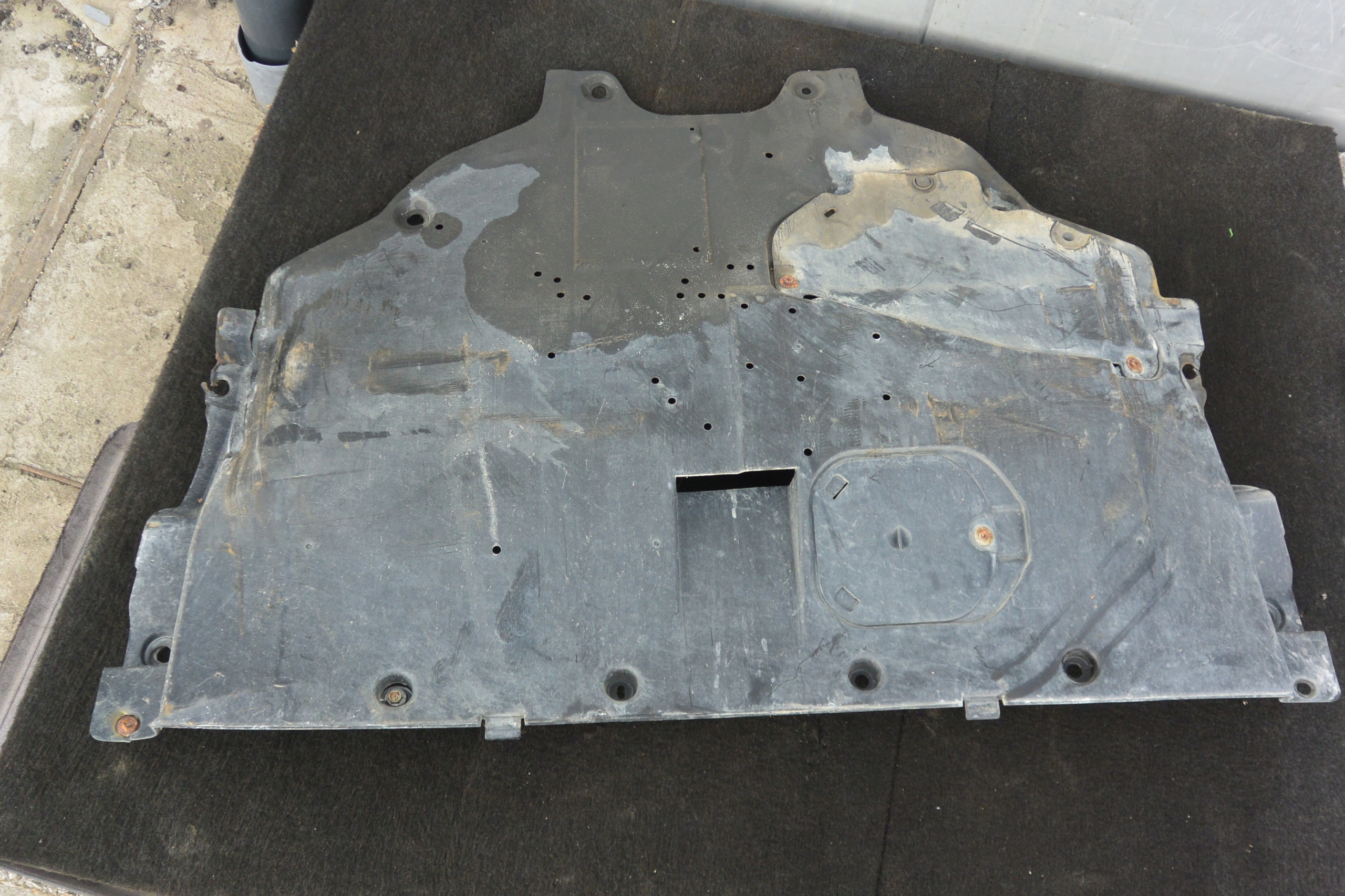 Mazda OE Tk4856078 захист двигуна нижня