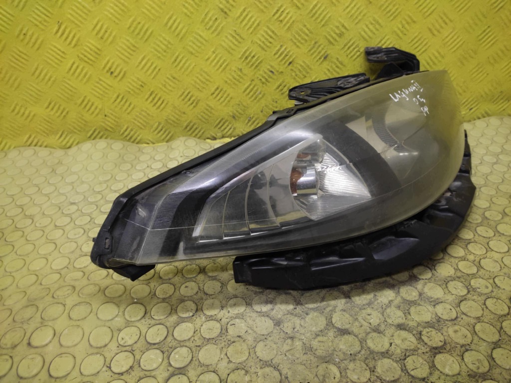 RENAULT LAGUNA II REFLEKTOR light right front 8200481197