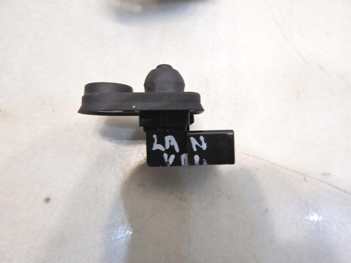 CZUJNIK DOMYKANIA DRZWI MITSUBISHI LANCER VIII Typ samochodu Samochody osobowe