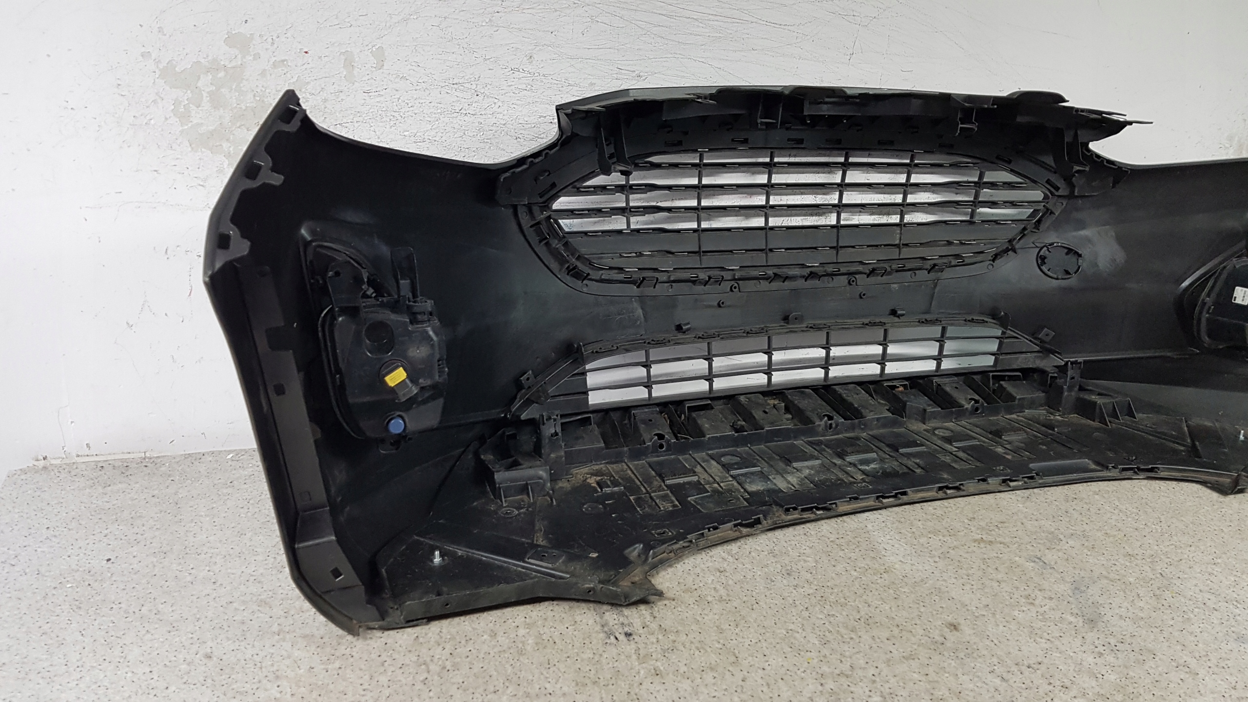 FORD FIESTA MK8 2016 - nárazník předek 8144