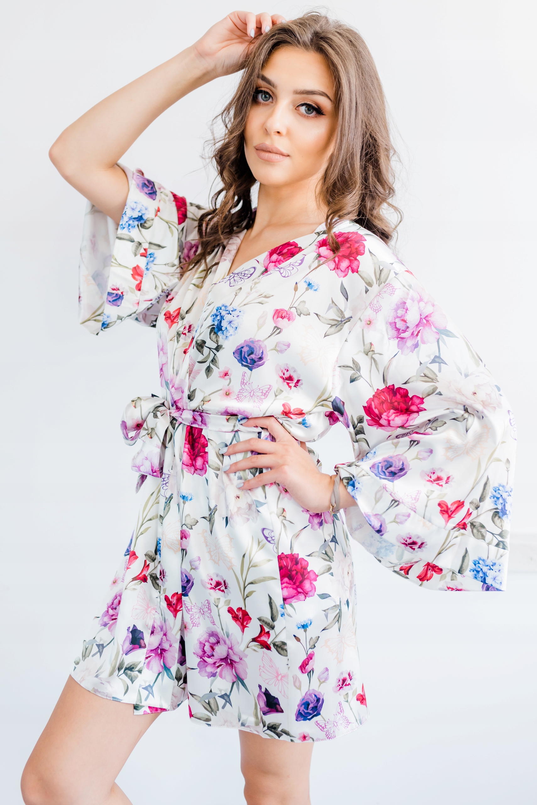 Saténový župan kimono s květinami pro nevěstu