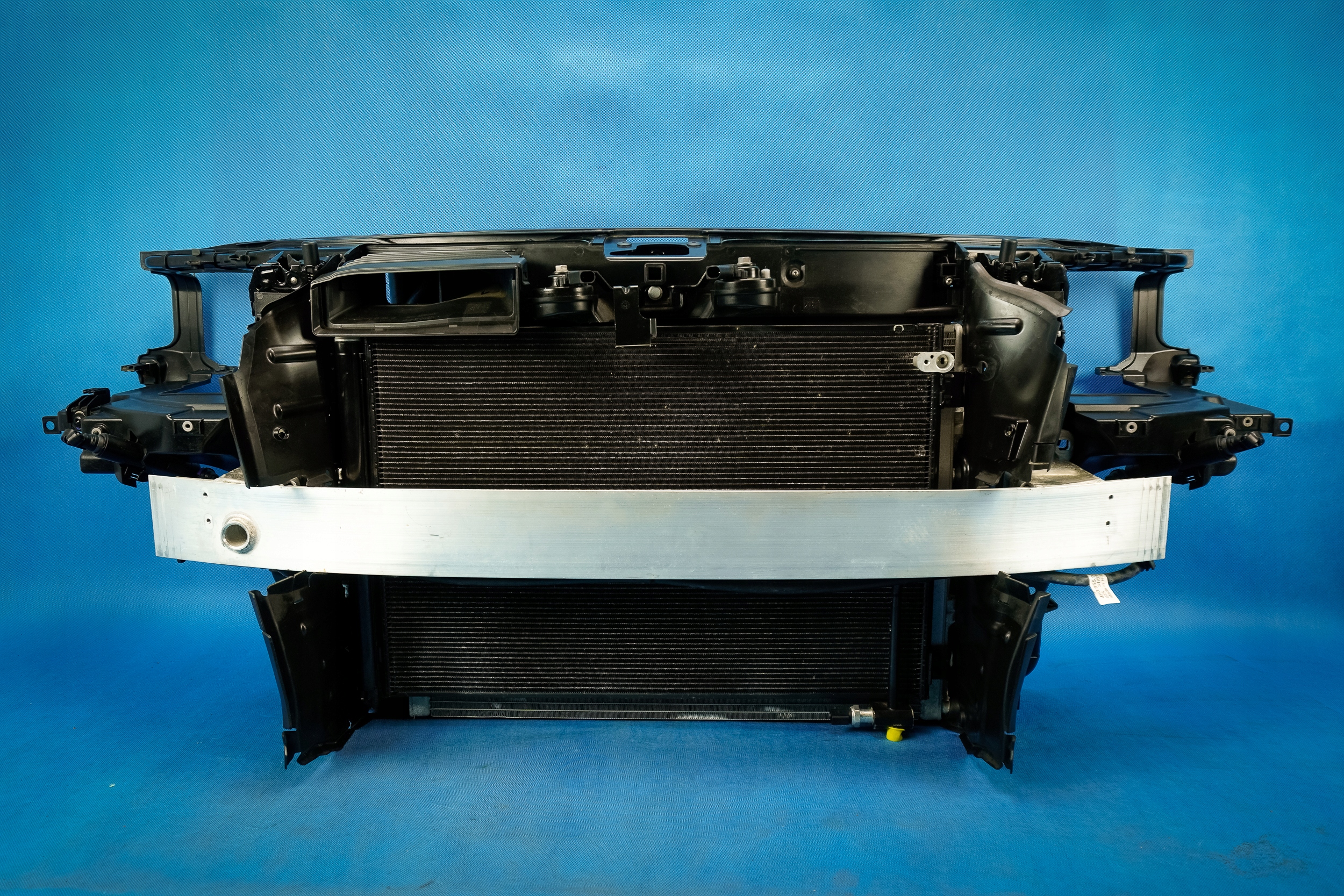 Pas przedni chłodnice kpl Audi A8 4H Lift 4.0TFSI