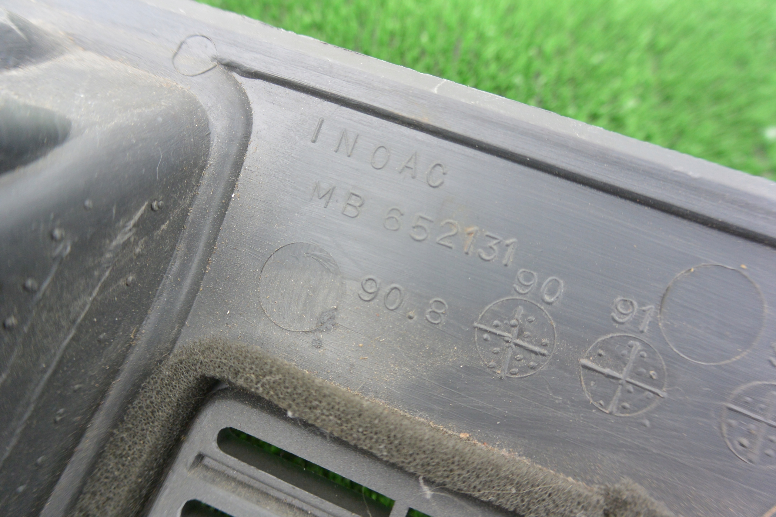 cover of the dashboard driver´s bracket MITSUBISHI PAJERO II