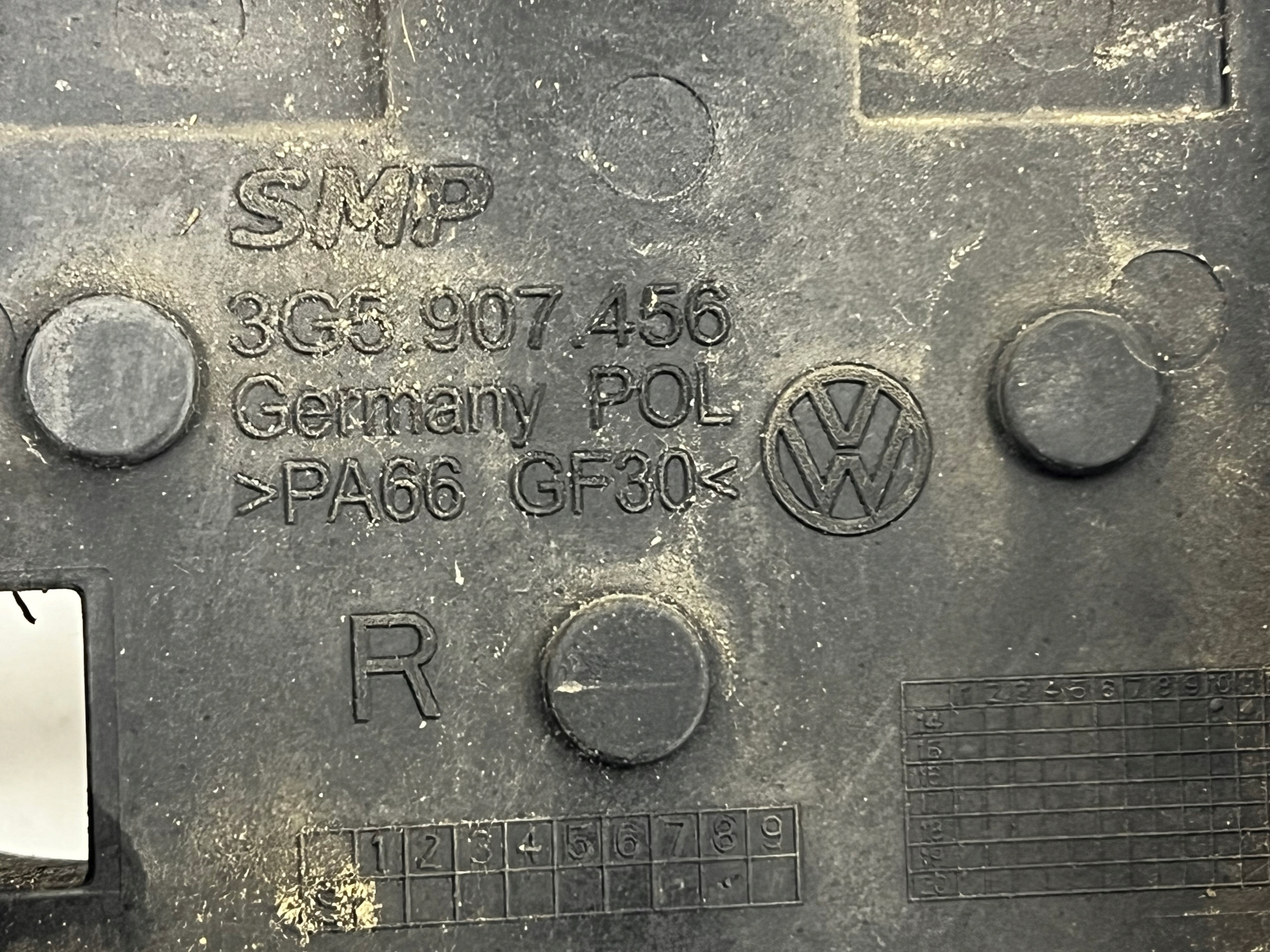 VW PASSAT B8 module control unit ASYSTENTA right + guard 3Q0907566A