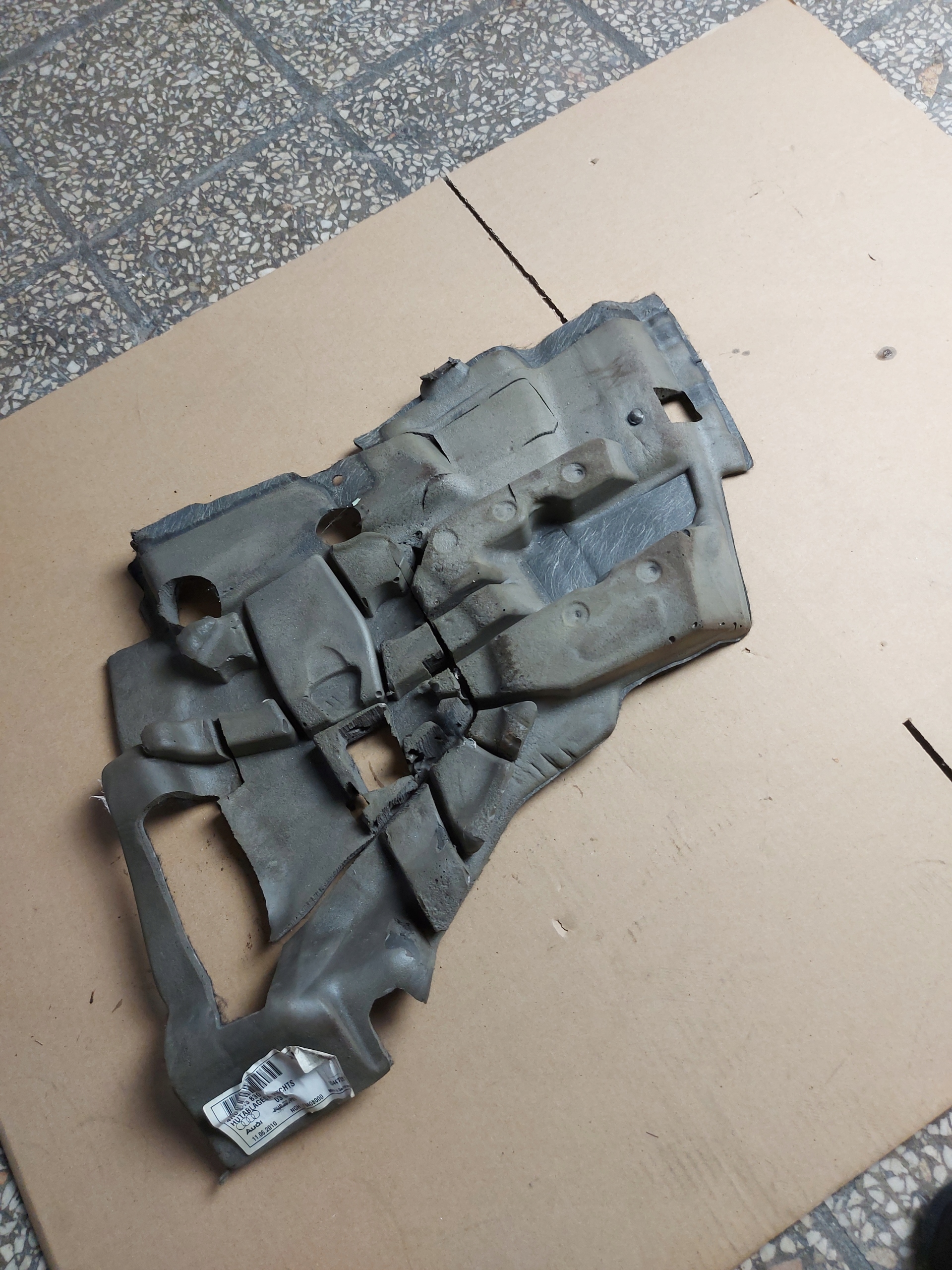 insonorisation PIANKA console droit AUDI A8 D4 4H OE