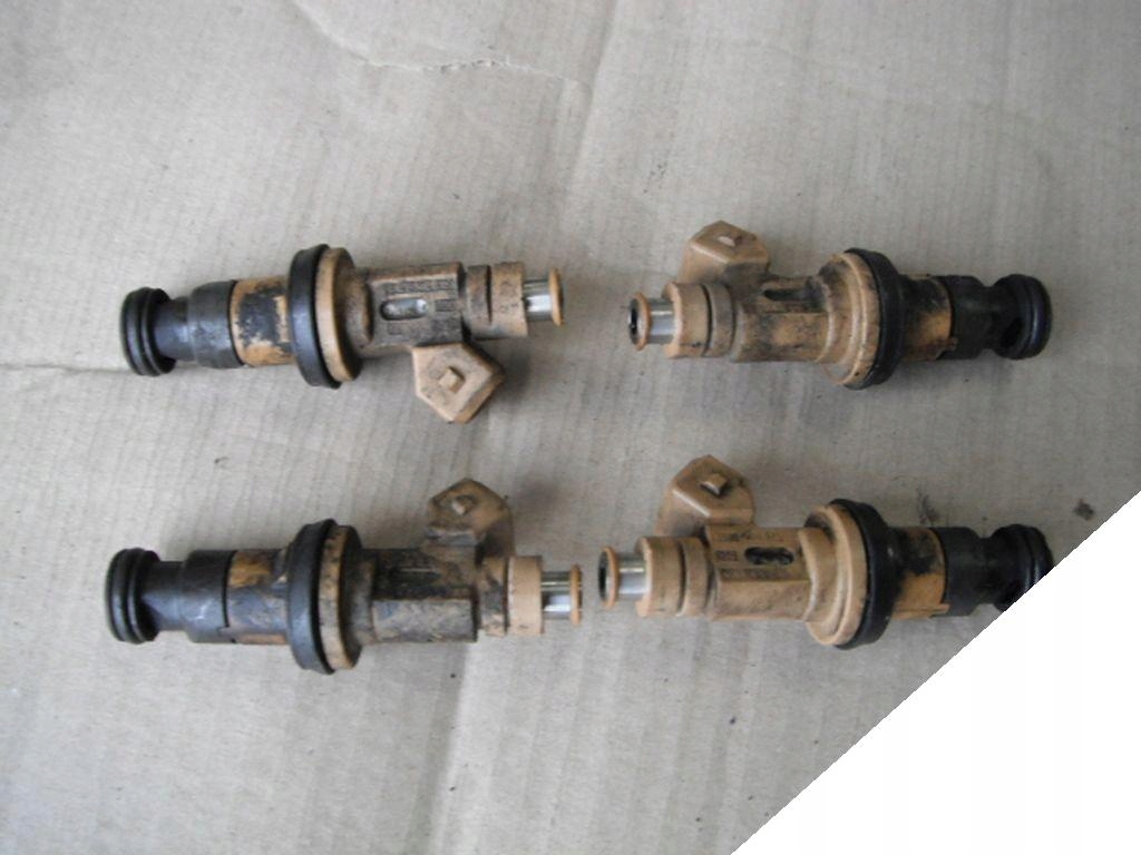 VOLVO S60 S80 S70 V70 V40 2.4 WTRYSKIWACZ 9125821