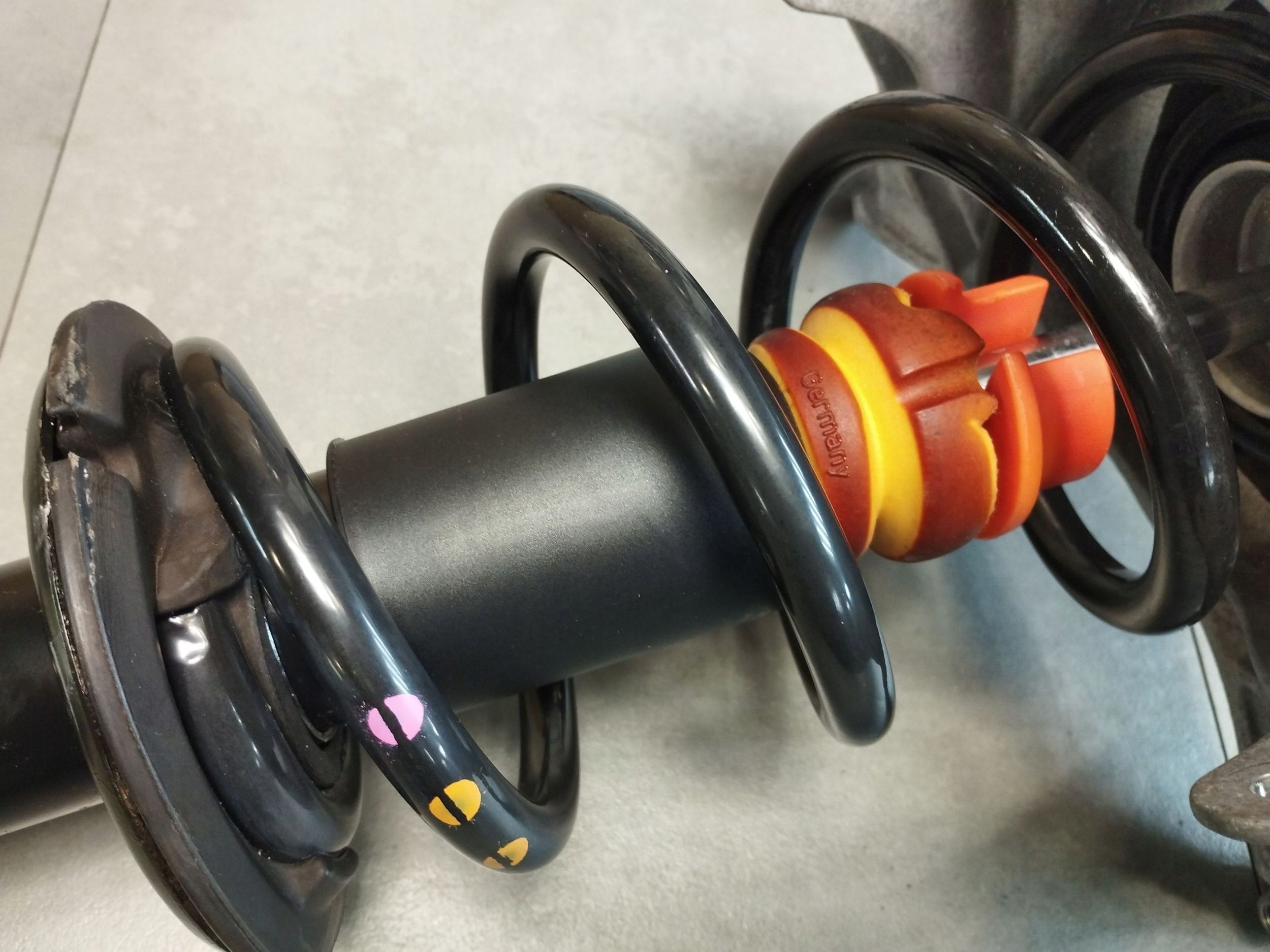 Audi A5 Sportback 8TA shock absorber right front 8K0413031BE