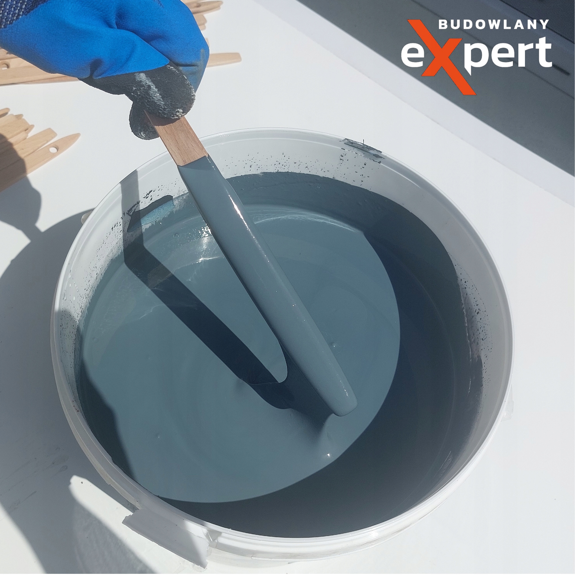 MEMBRANA IZOLACYJNA PAPA W PŁYNIE KOLORYZUJĄCA FOLIA DACHOWA FARBA NA DACH Kod producenta PAPA BLACHA GRAFIT GRAFITOWY RENOWATOR 10KG