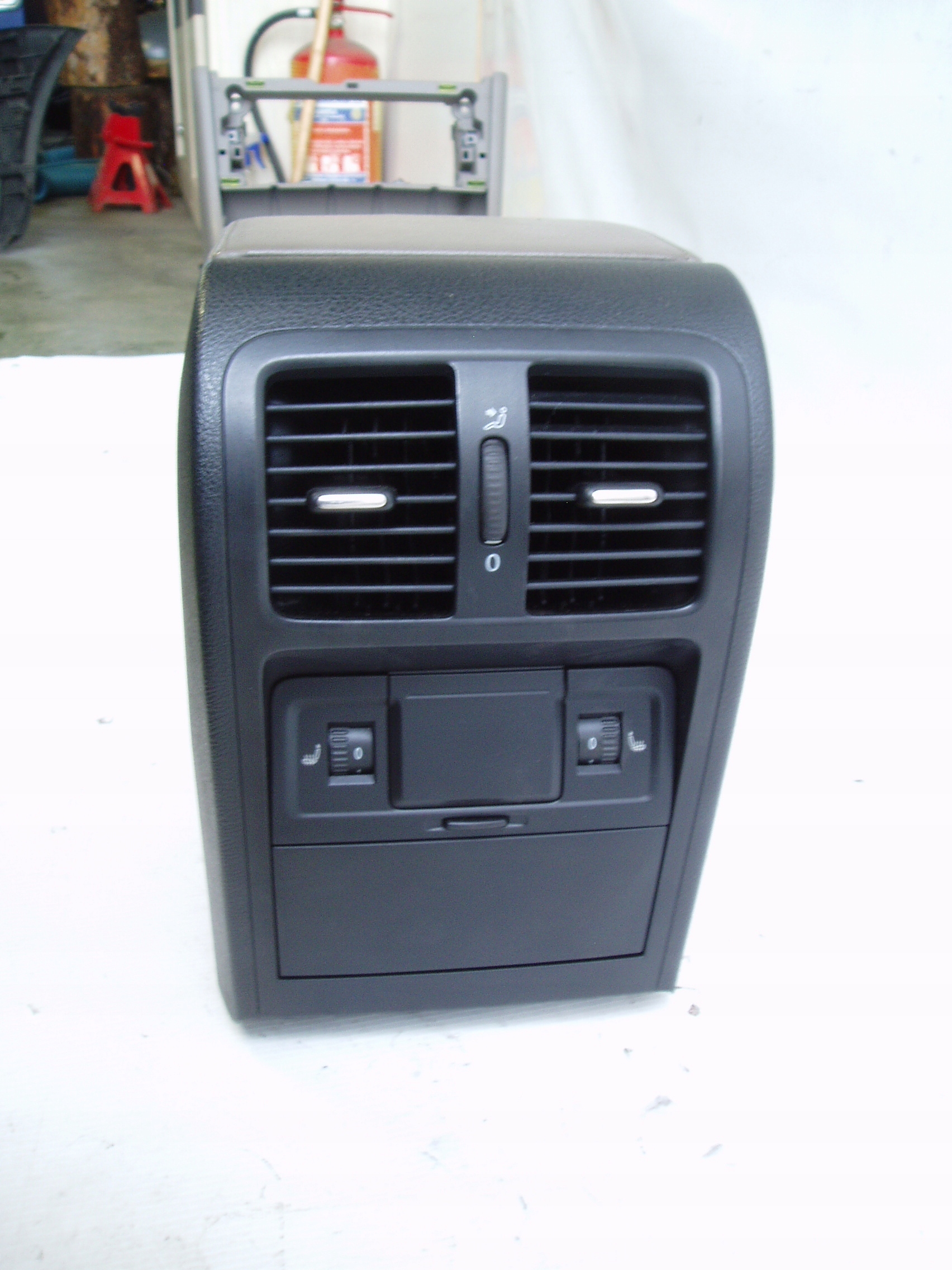 Підлокітник сидіння з підігрівом ззаду PASSAT B6 шкіра