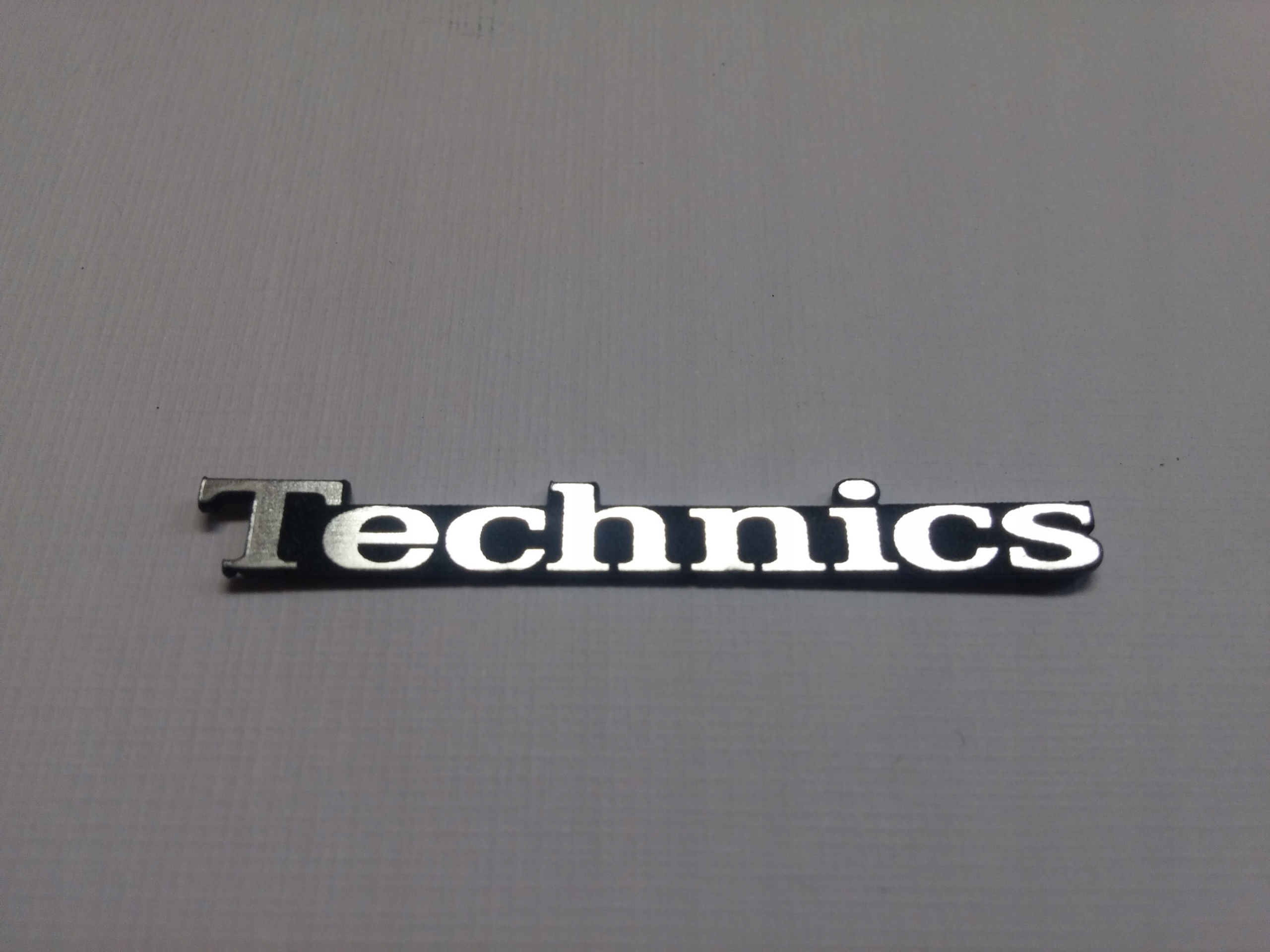

Technics naklejka emblemat 50 x 7 mm * Srebrna