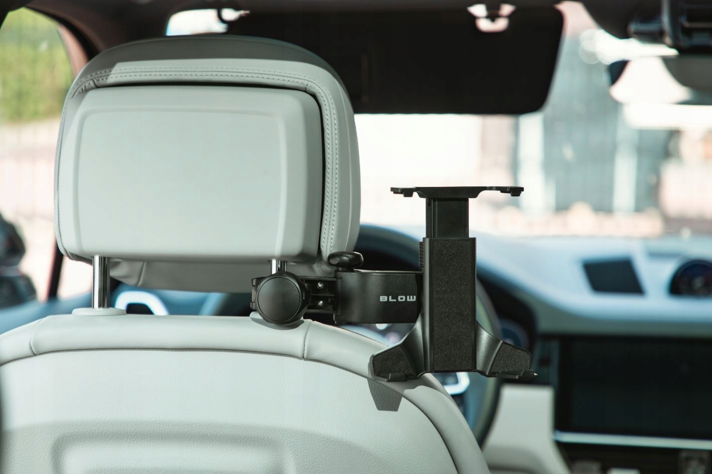 UCHWYT SAMOCHODOWY ZAGŁÓWEK TABLET TELEWIZOR BLOW EAN (GTIN) 5900804103486