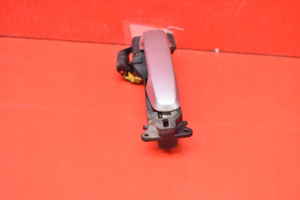 handle left front front SREBRNA TOYOTA RAV 4 IV 2 II 00-03