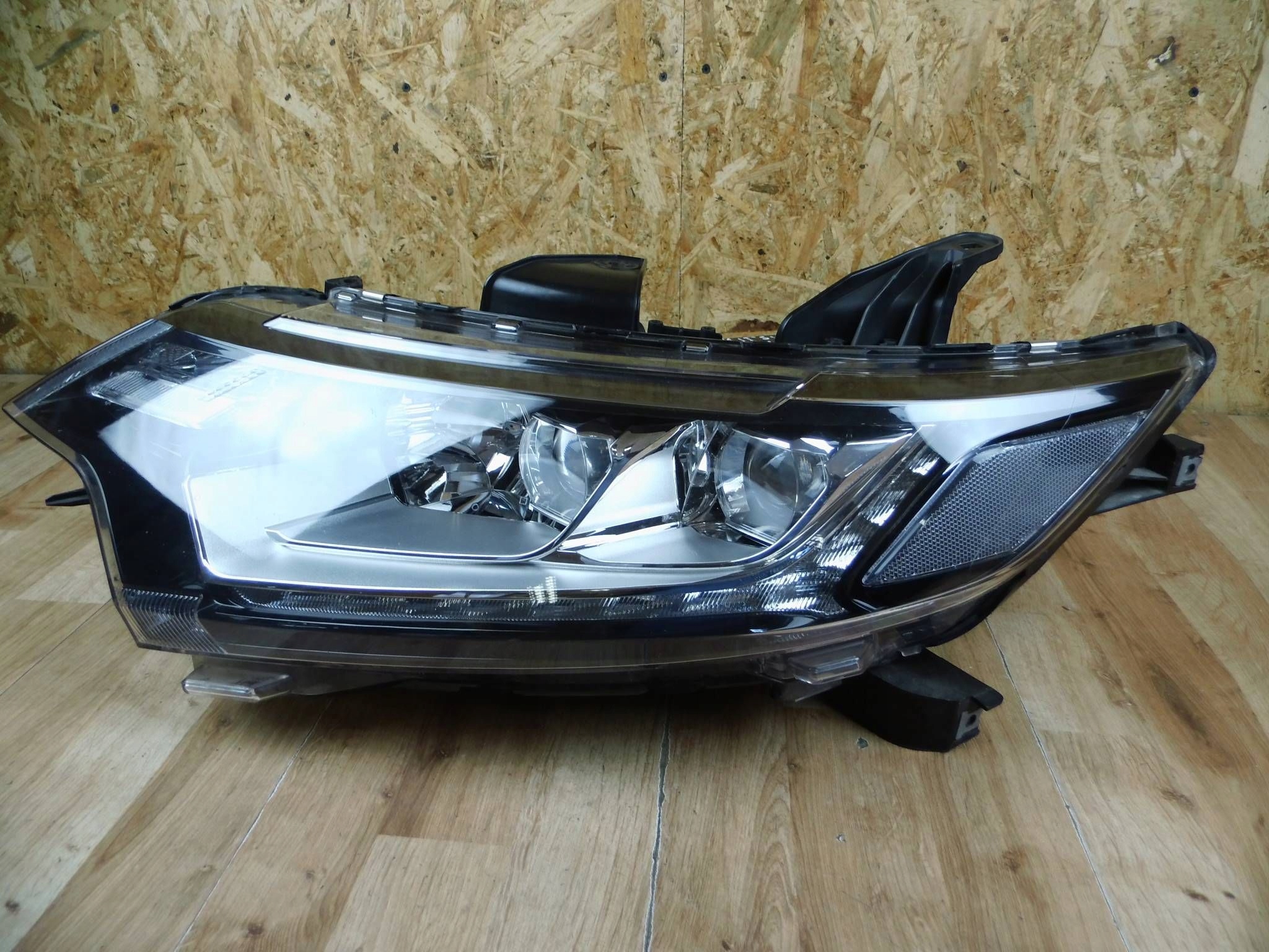 Mitsubishi Outlander III 2015-2018 light left front front left 8301C863
