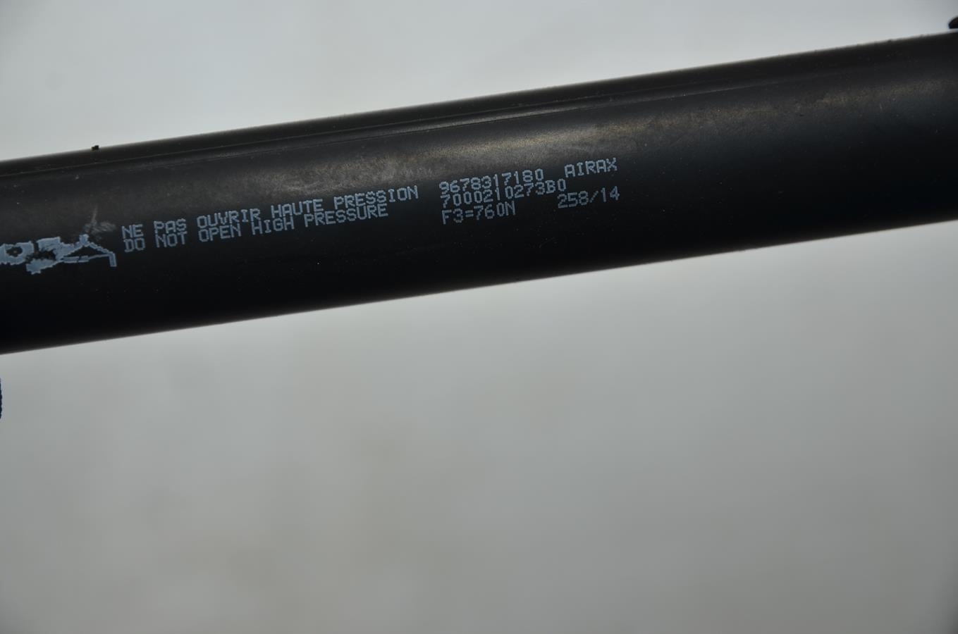 damper bonnet right rear part Peugeot 2008 14r