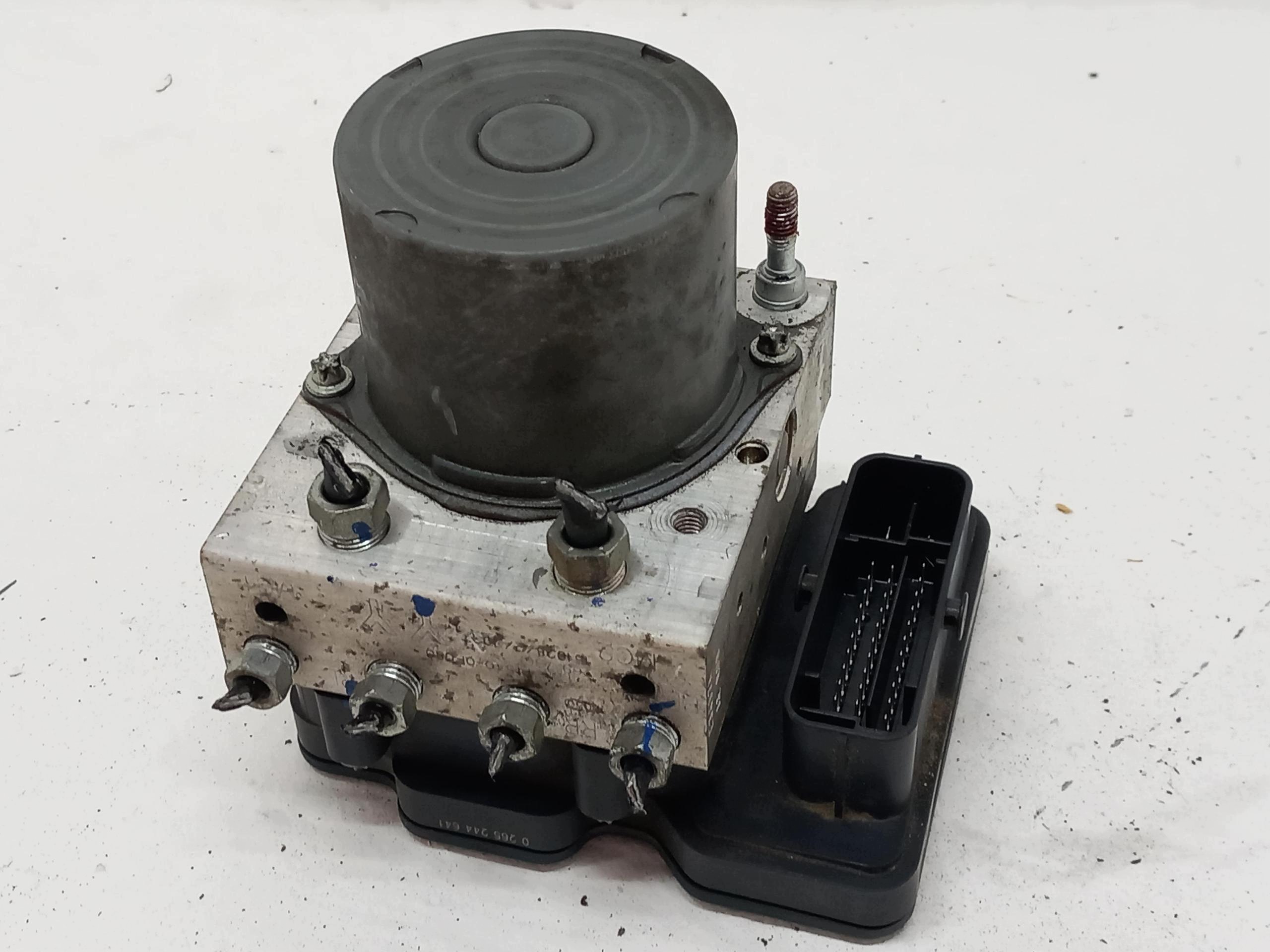 pump ABS module control unit TOYOTA VERSO LIFT 0265956309 OE