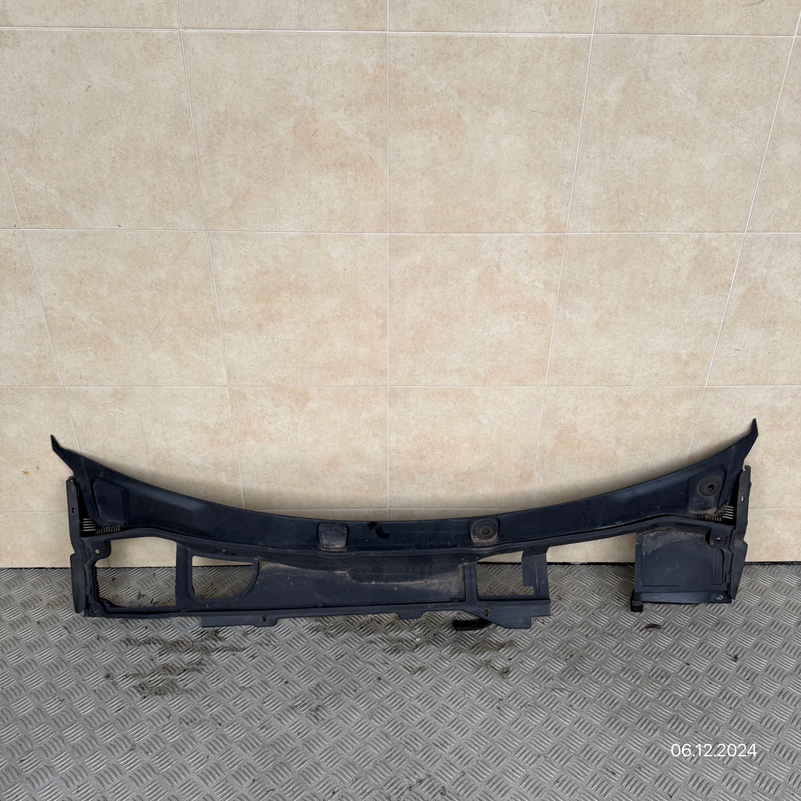 Grille égouttage Complets JAGUAR E-PACE J9C3-4105-AE