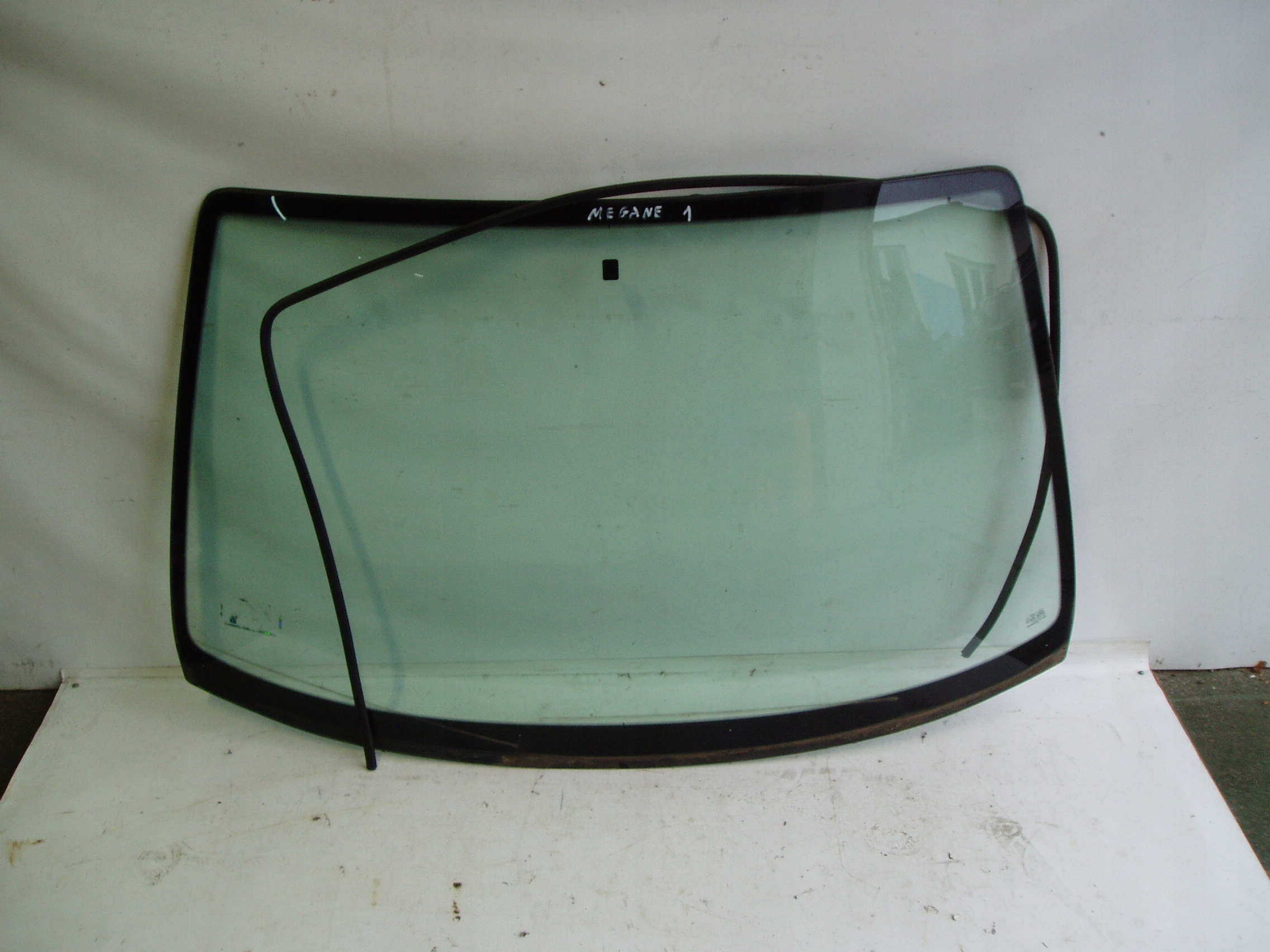 ЛОБОВОЕ СТЕКЛО RENAULT MEGANE 1 ПРОКЛАДКА
