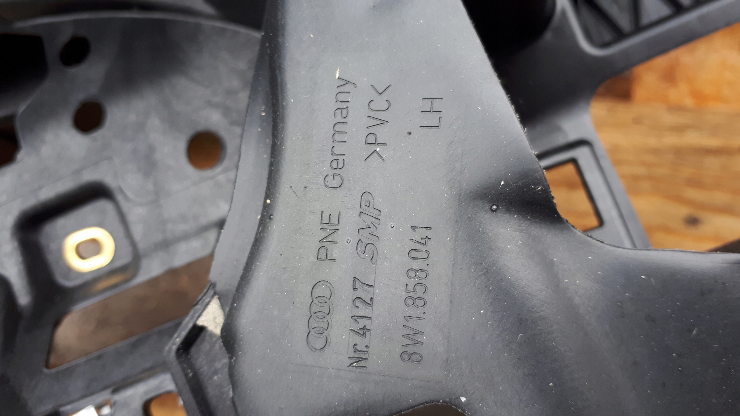 S4 B9 A4 8W cockpit console dashboard instrument panel EU