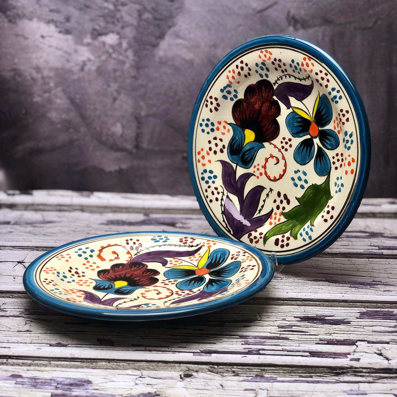 Střední keramický talíř ručně malovaný „Polní louka 2“ o průměru 17,5cm