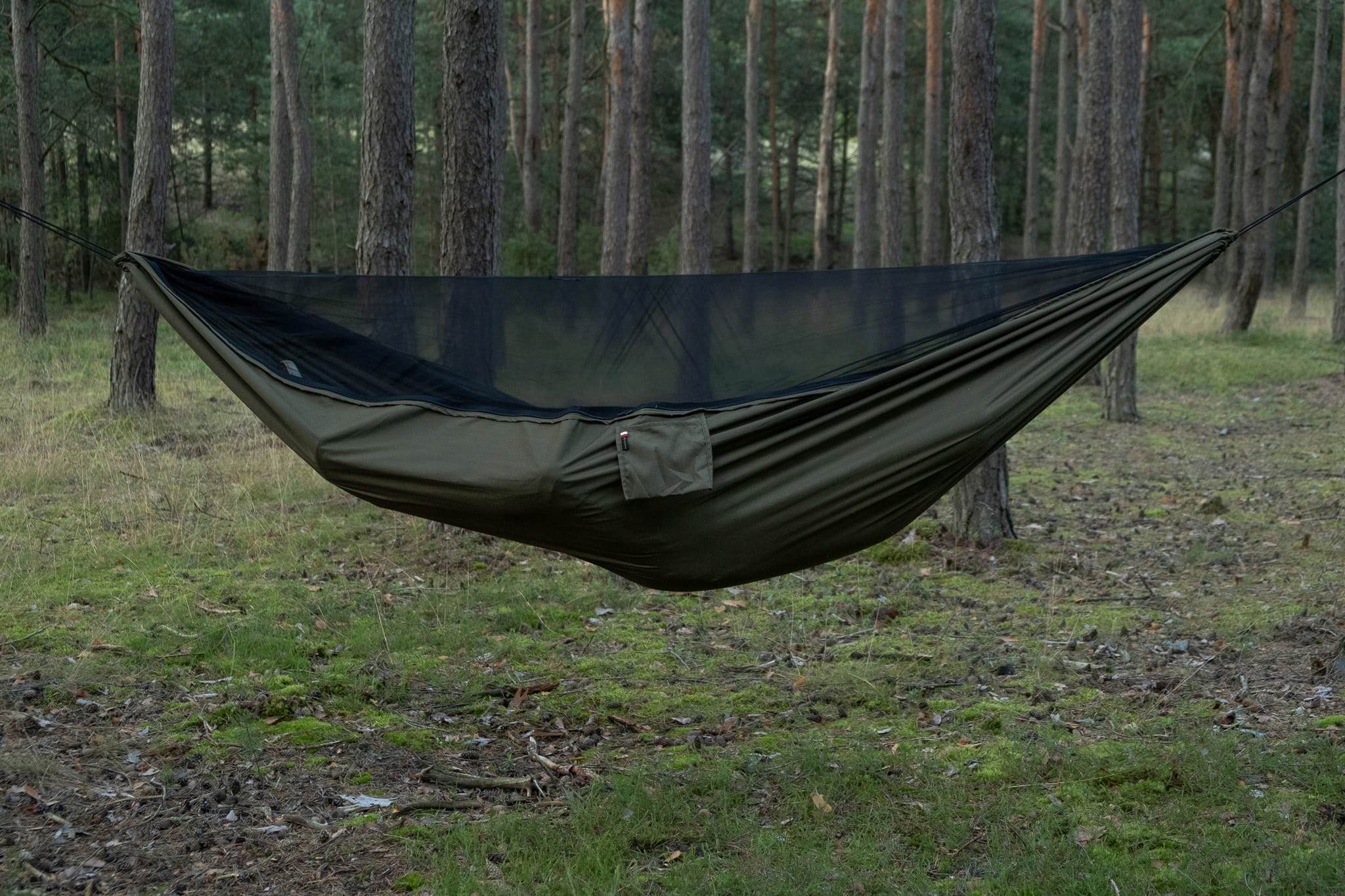 Kempingová hojdacia sieť TigerWood Bizon Olive Long 350 cm s moskytiérou Single Zip