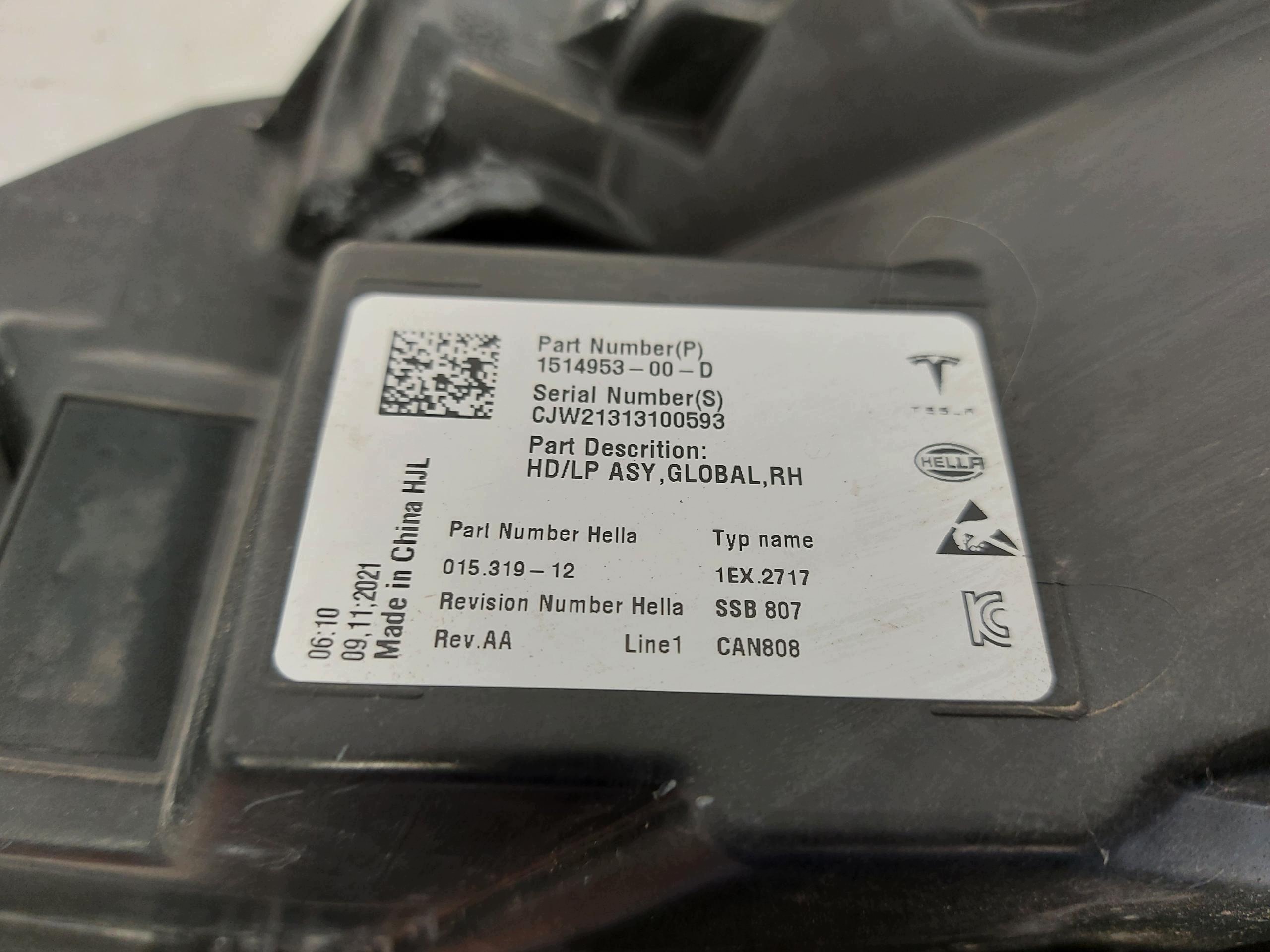 TESLA MODEL 3 2022r light front right RHD UK 1514953-00-D