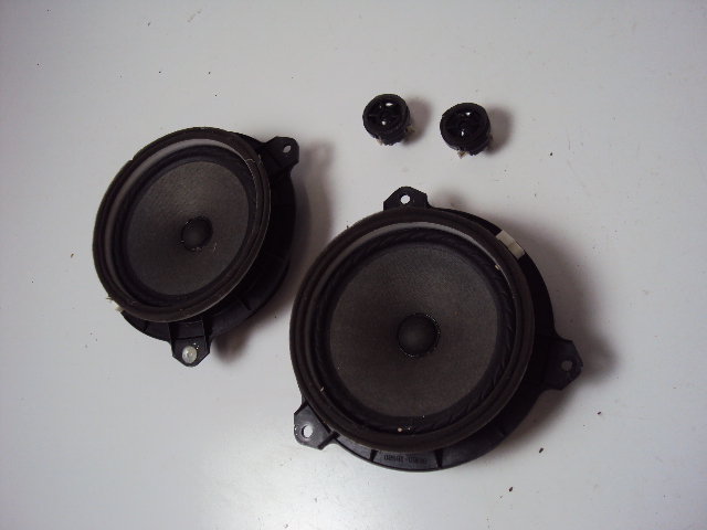 ГУЧНОМОВЦІ ГУЧНОМОВЕЦЬ ПЕРЕДНІ ДВЕРІ КОМПЛЕКТ TOYOTA IQ