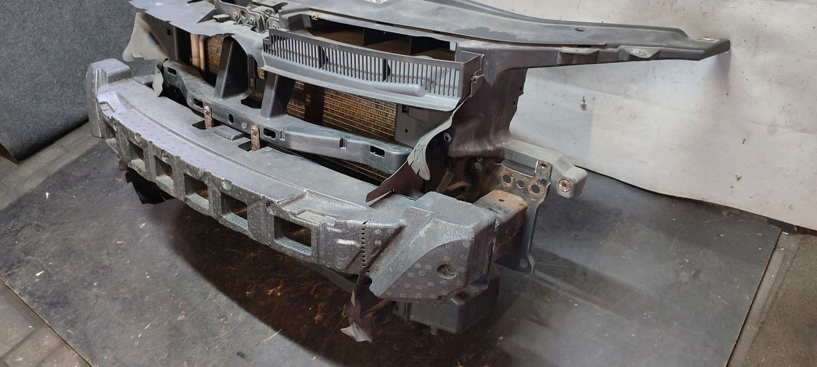 support panel for radiators pillar iron radiator VW Passat CC 2,0 TDI