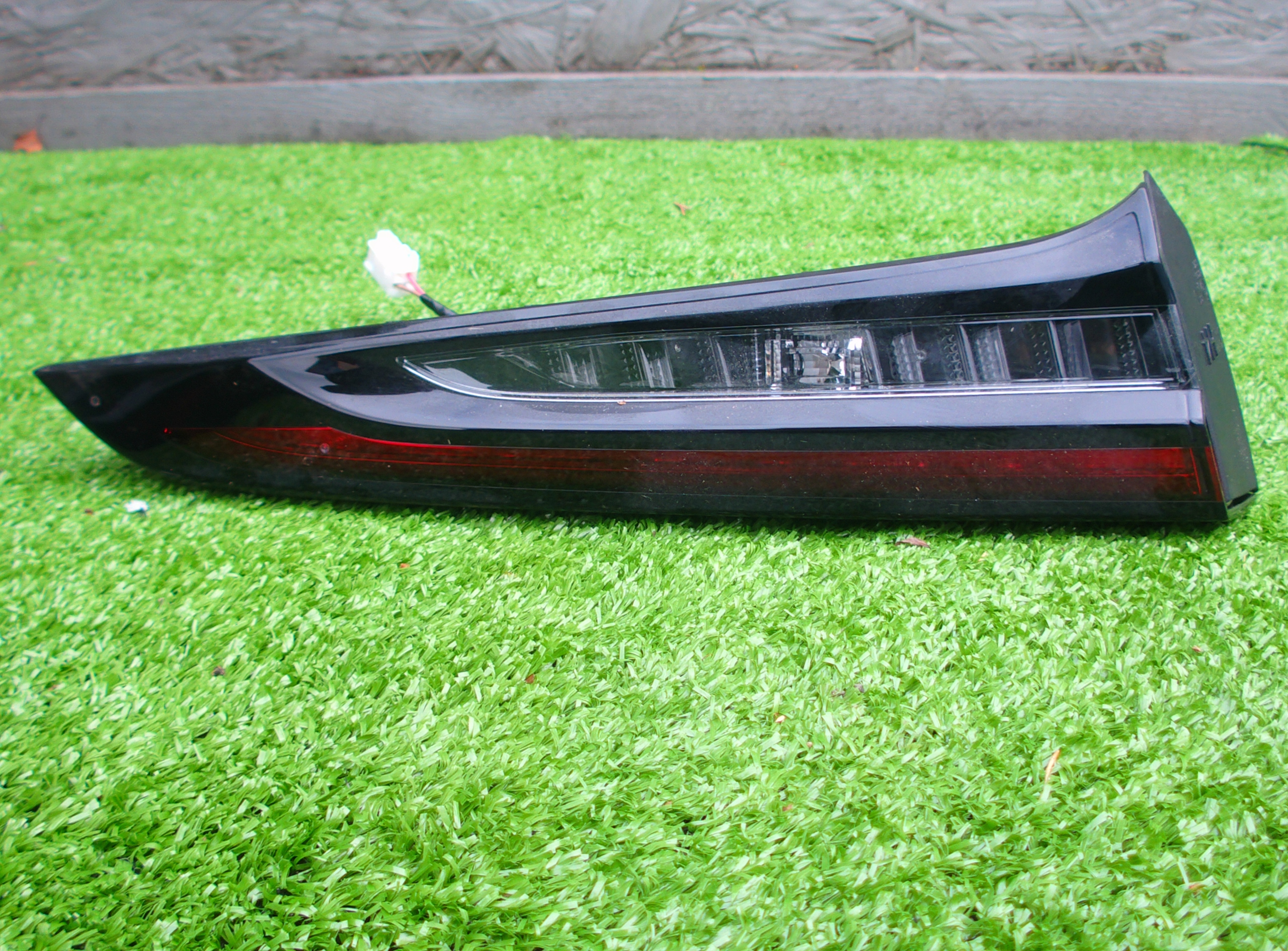 TOYOTA COROLLA E21 LIFT HB LED LEWA TYLNA LAMPA KLAPA