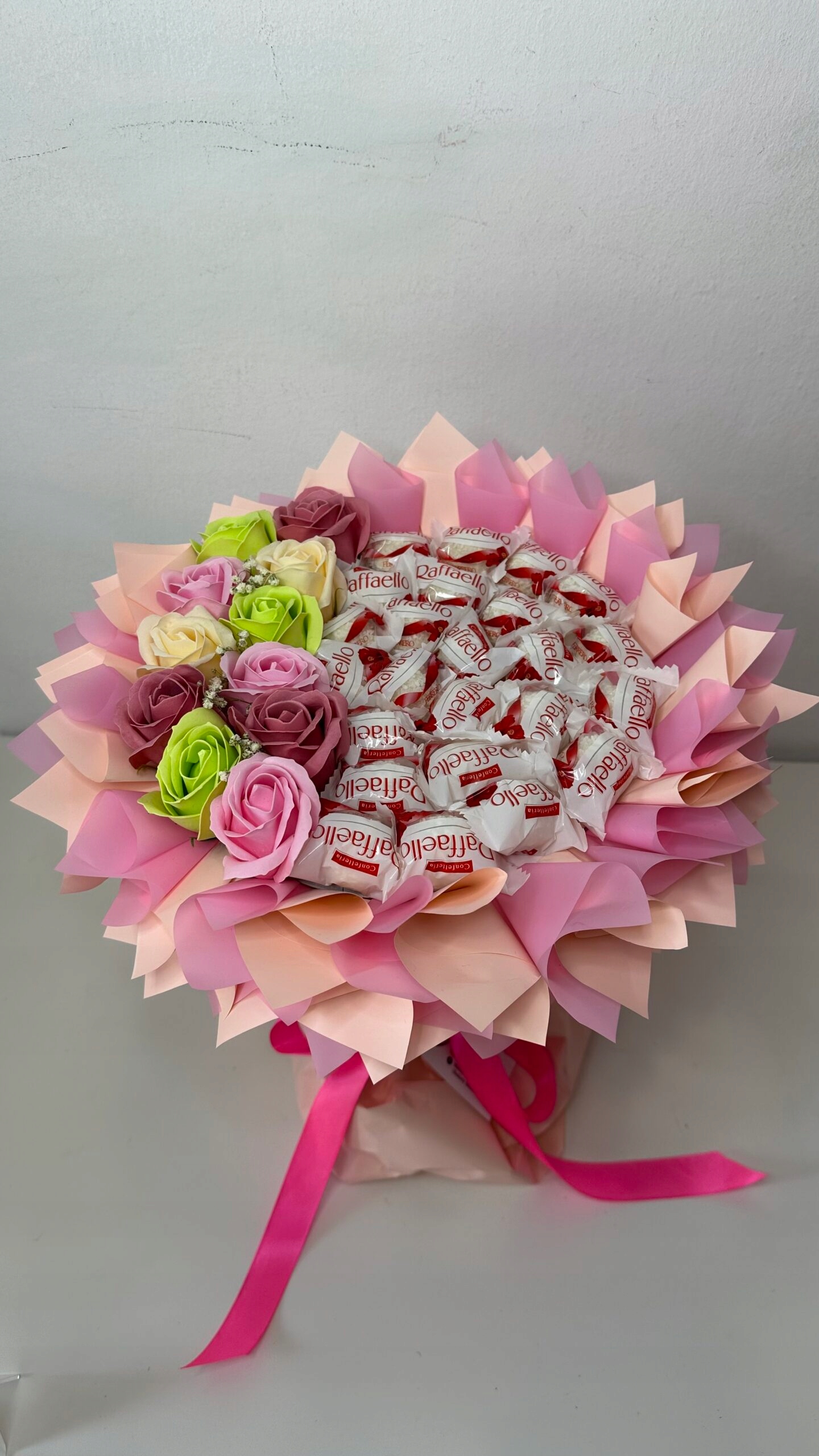 Jídelní kytice 22 cm s Rafaello mixem růží k Narozeninám, Jmeniny