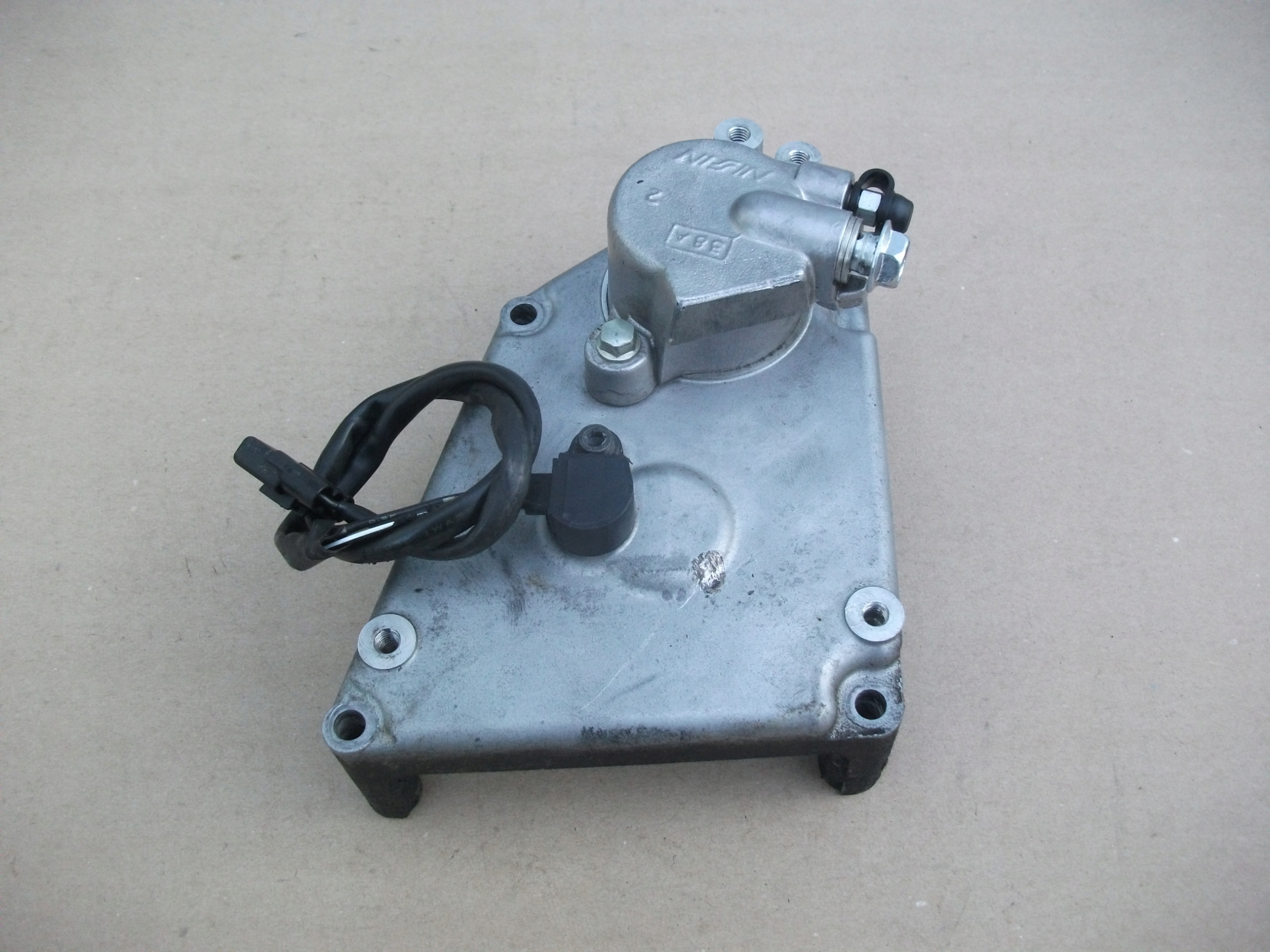 SUZUKI GSF 650 BANDIT КРЫШКА ДАТЧИКА