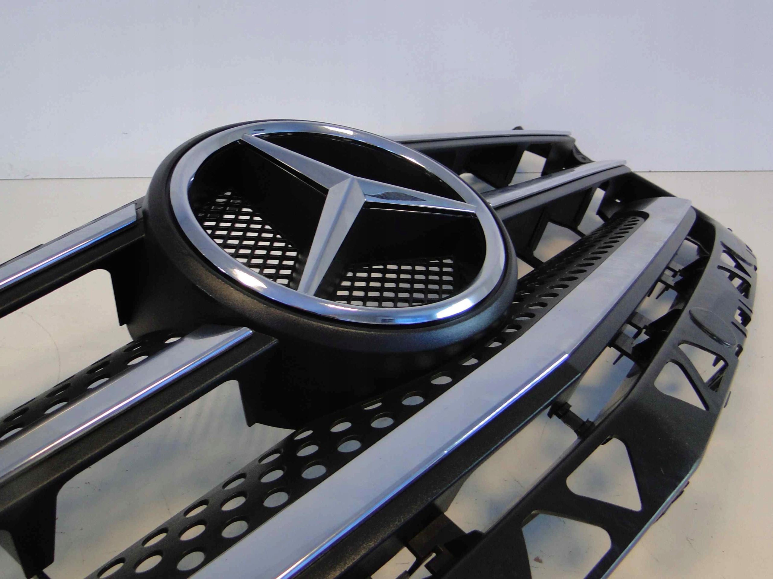 MERCEDES SPRINTER W906 906 LIFT GRILL CHROM ATRAPA Strona zabudowy przód