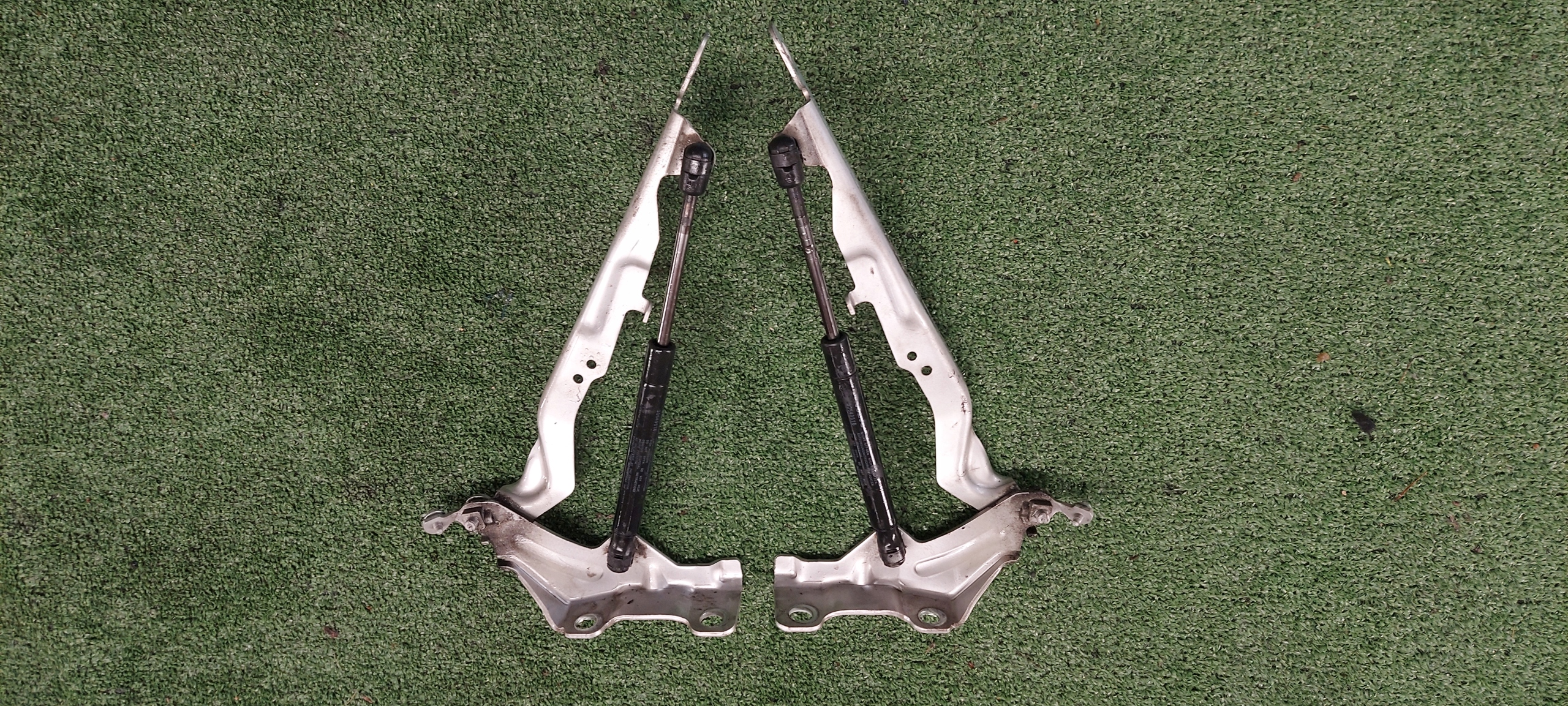 Cerniere cofano VOLVO V70 XC70 S80 07-16 LAK: 426