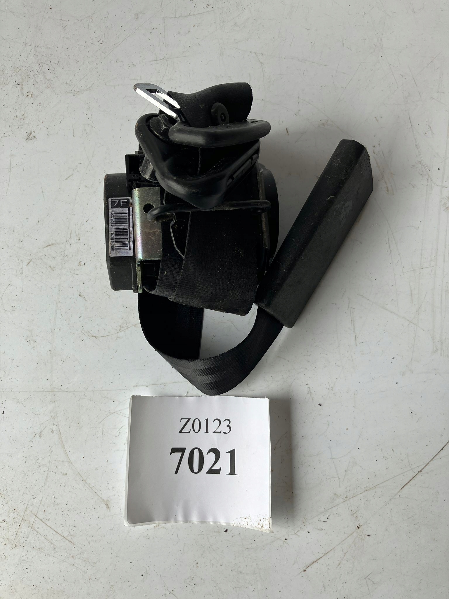 ПЕРЕДНИЙ ПРАВЫЙ РЕМЕНЬ RENAULT ZOE 868847284R