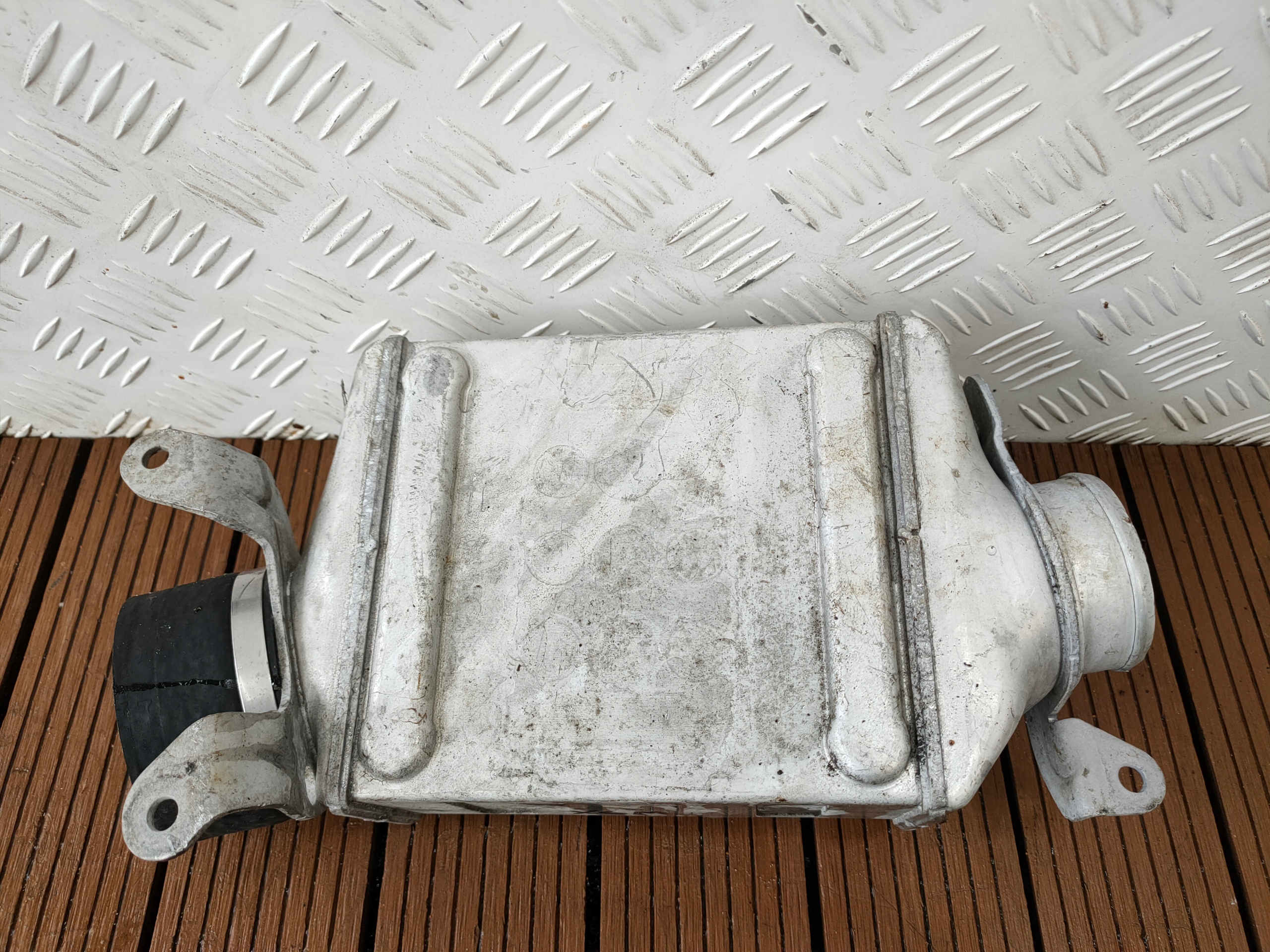 BMW X6M X5M E70 E71 4.4i S63B44 intercooler right radiator OE
