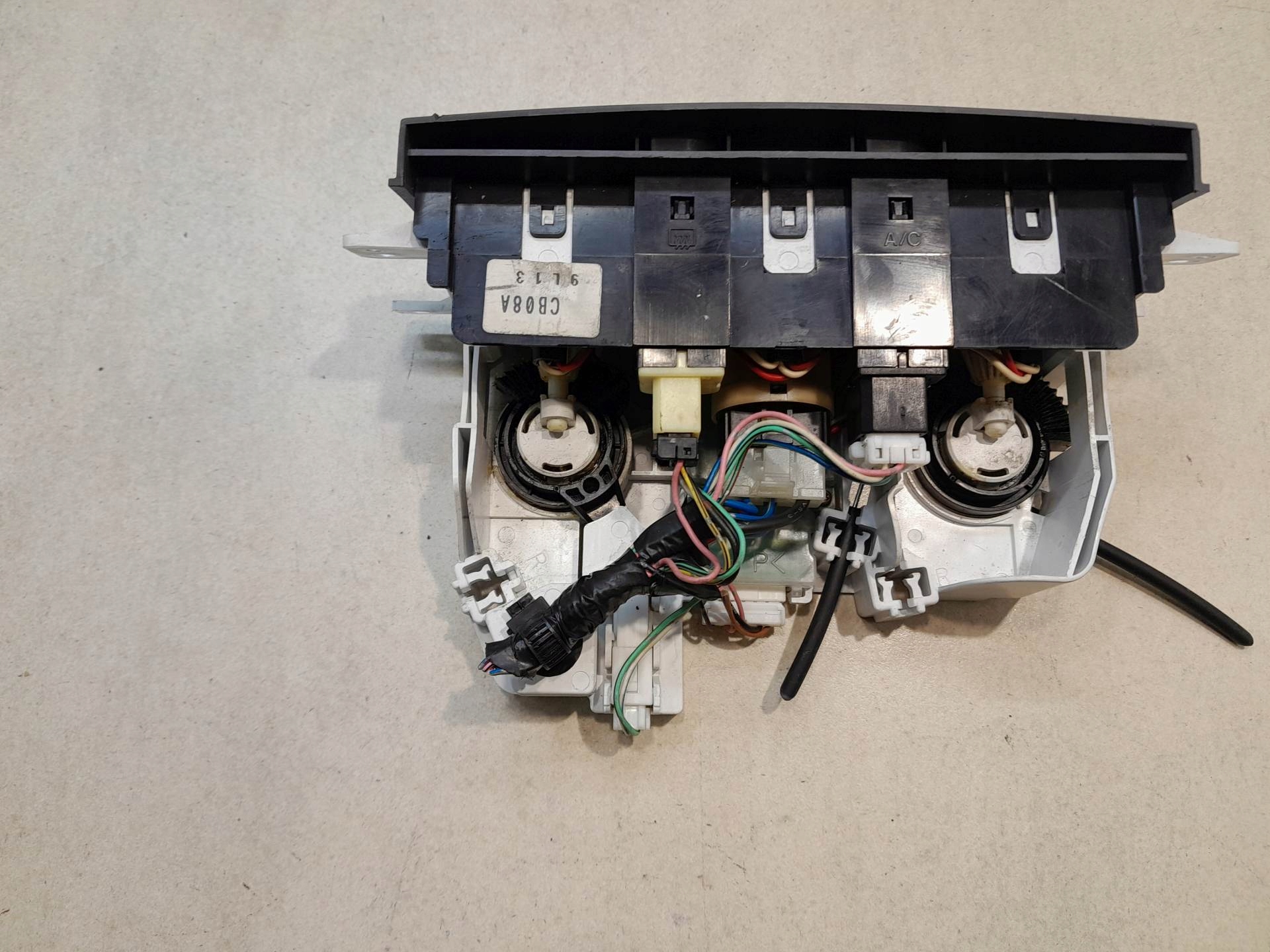 PANEL Bouches buses MAZDA PREMACY 2.0 DITD CB08A