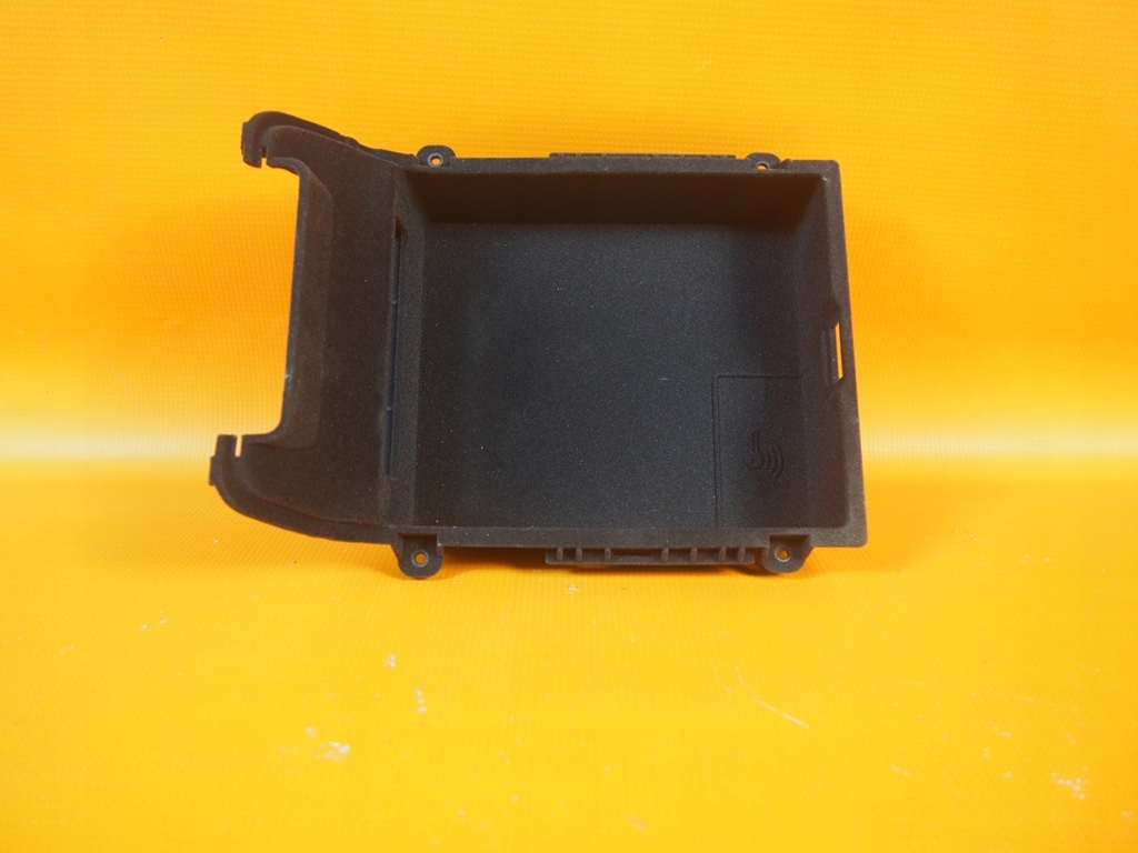 Audi A7 4K Schowek Podłokietnika 4k0864981 23KM Numer katalogowy części 4k0864981 / (Frog_Cars)