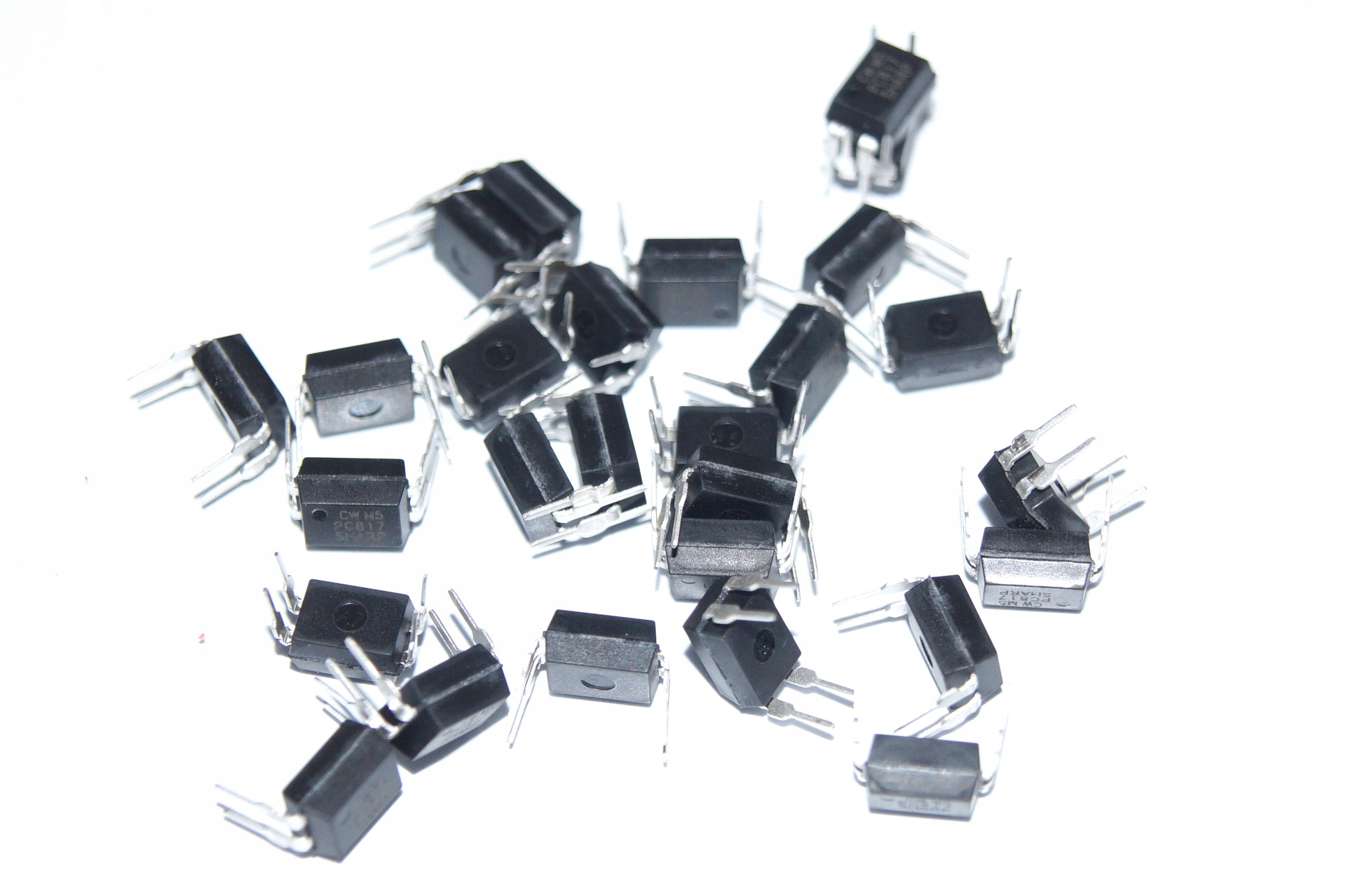 

Transoptor PC817 (izolator)