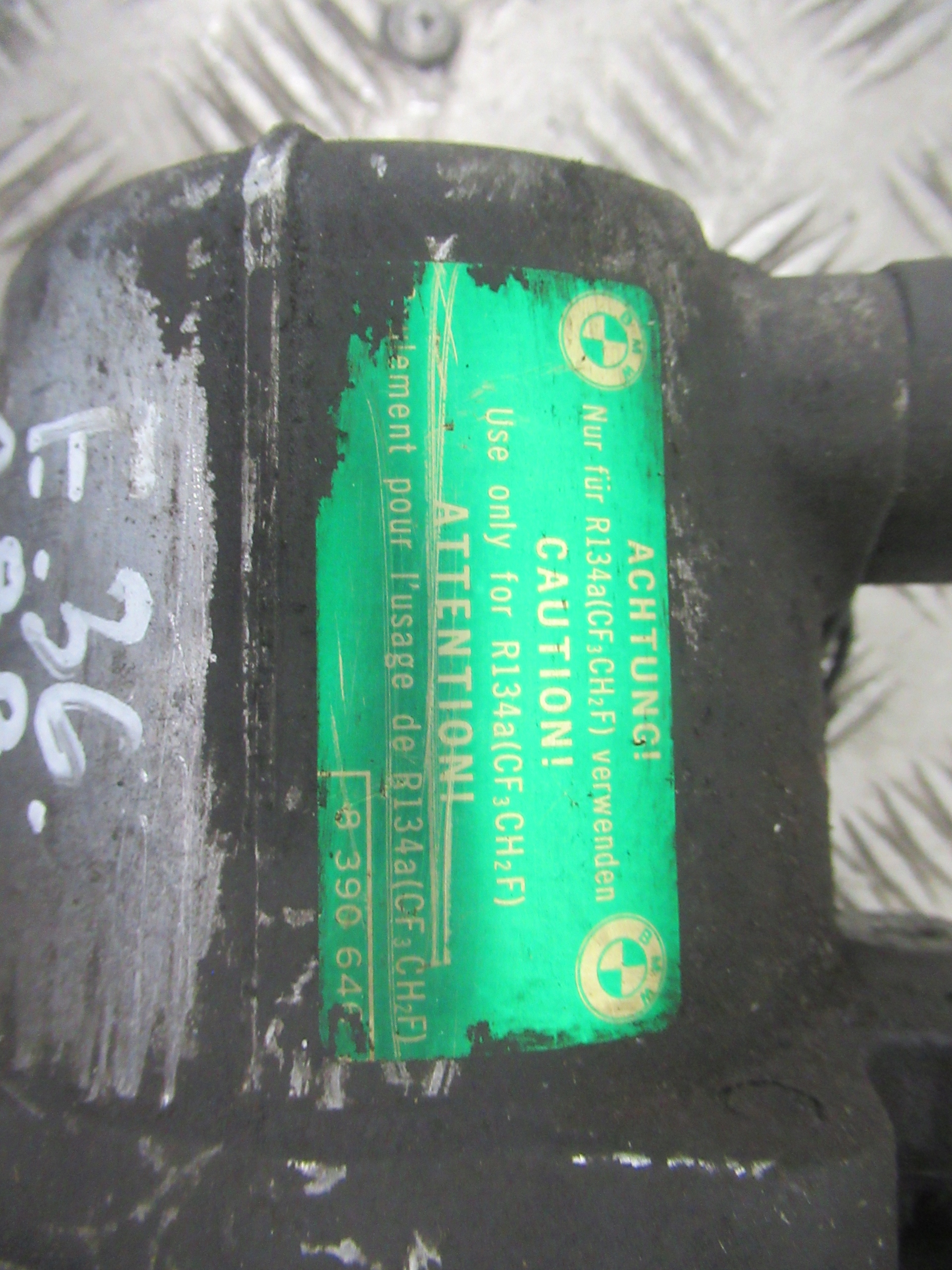 compressor of the air conditioning BMW E36 SS-96D1