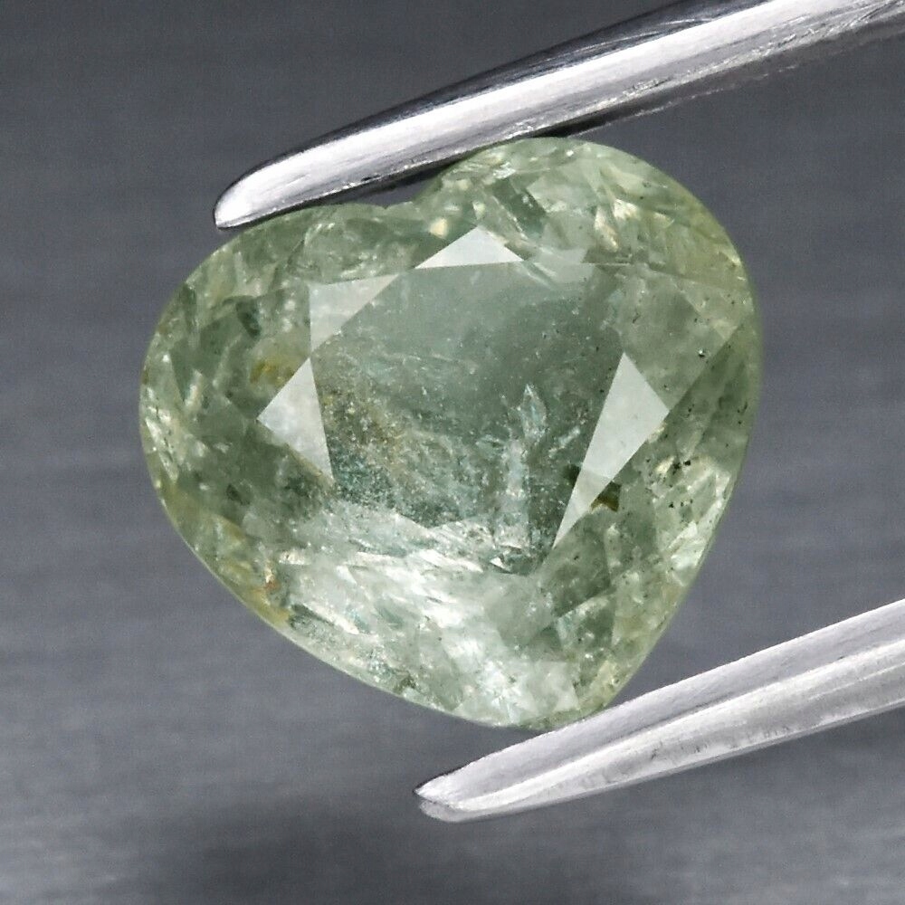 Přírodní Safír 1.81ct Zelené Srdce eCertifikát Wbd