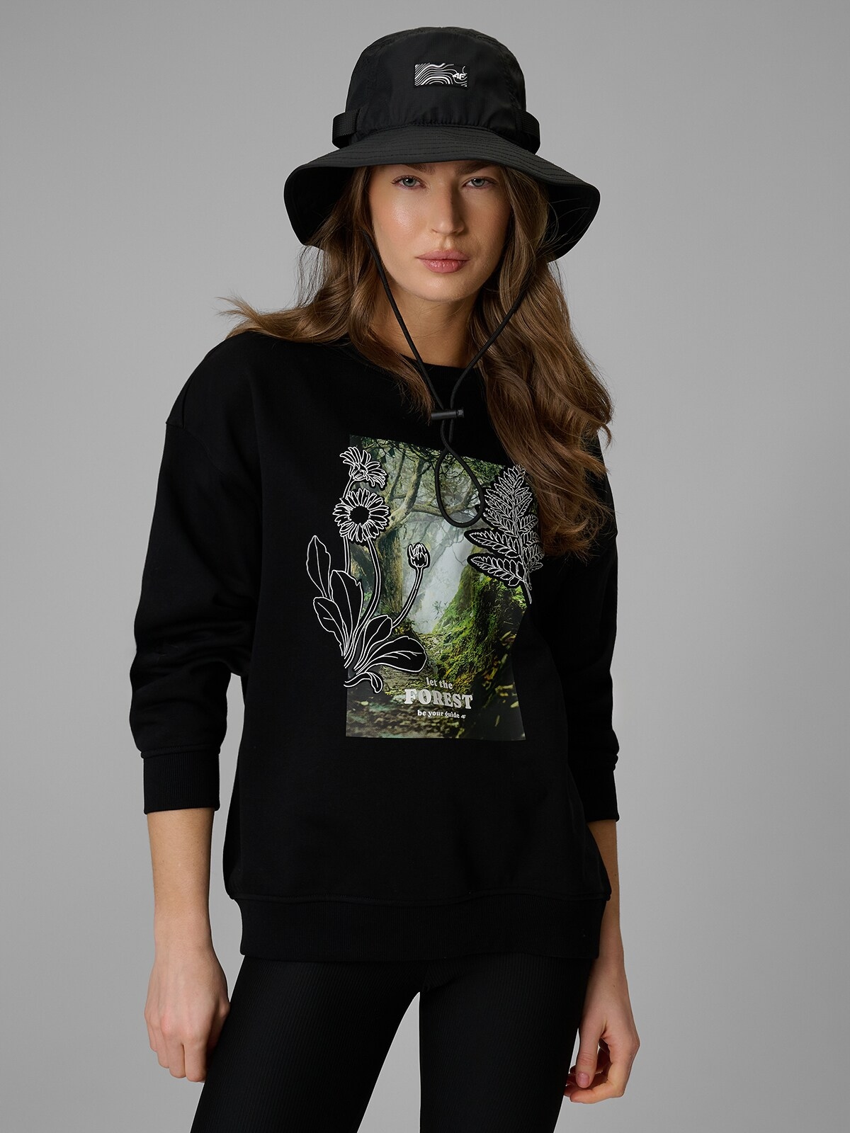 4F Tepláková Mikina Černá Volná Zateplená Xs