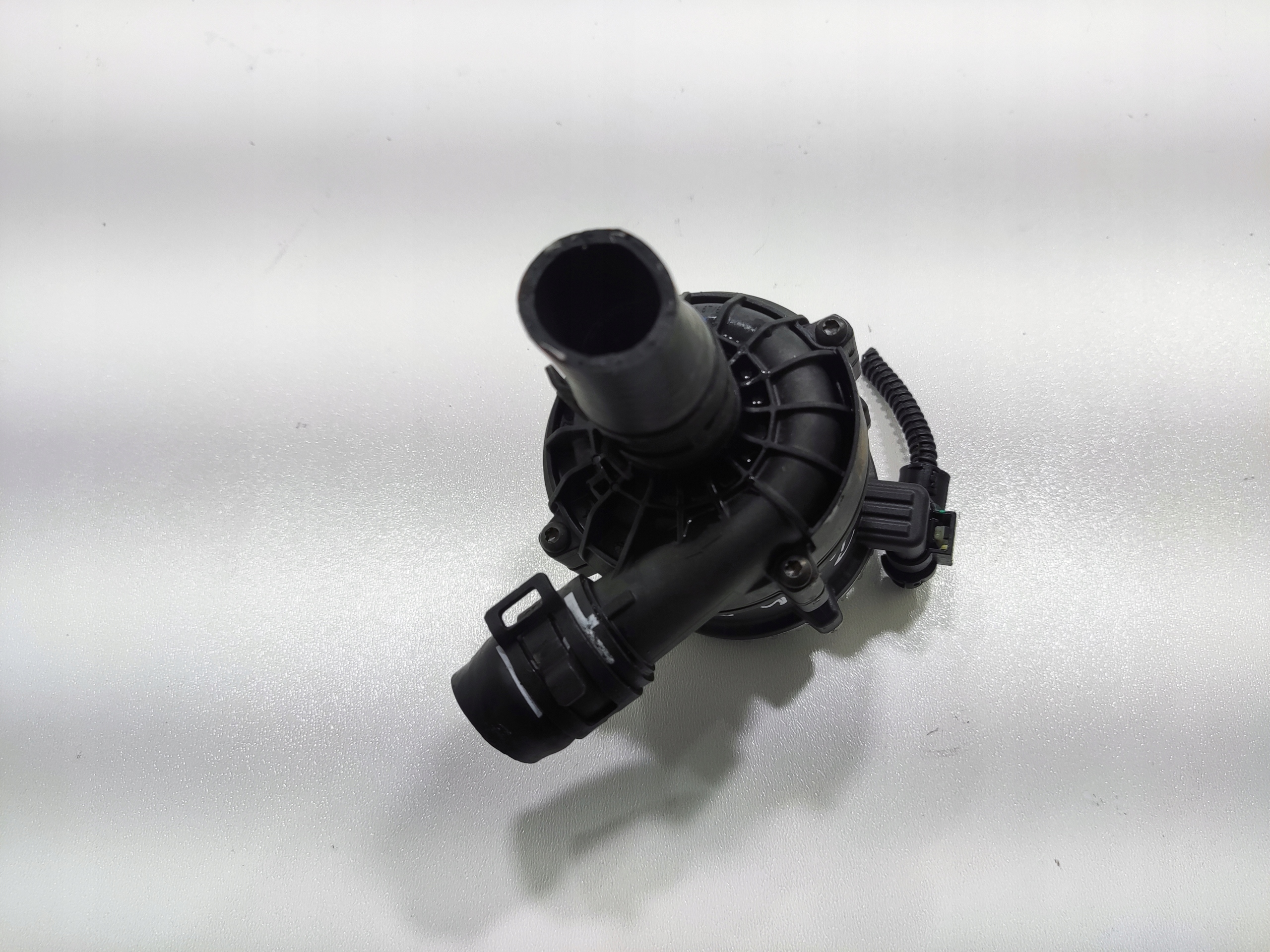supplementary water pump MG 4 MG4 2022-2025 11235781