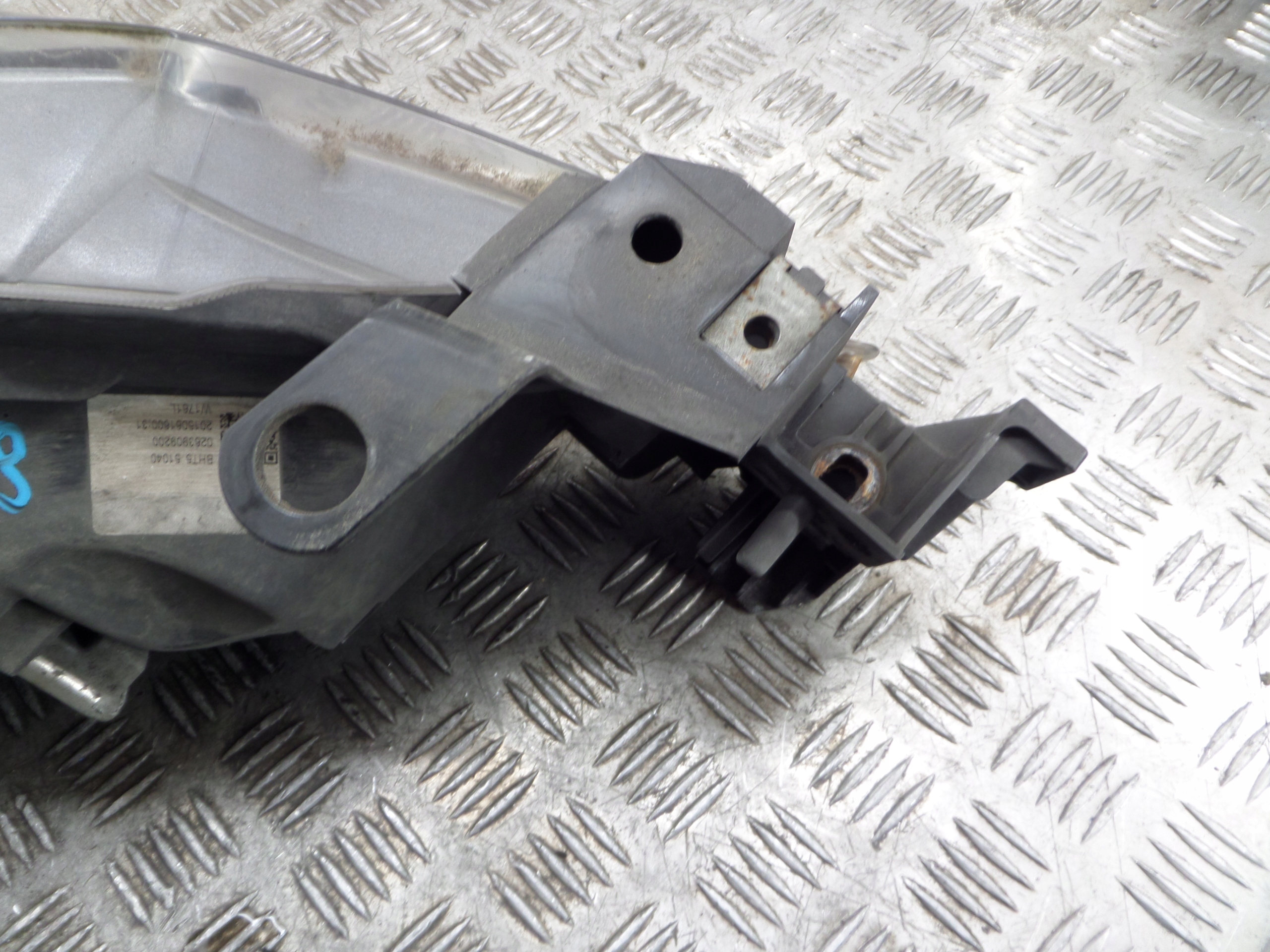MAZDA 3 light left XENON 13-16r. BHT551040