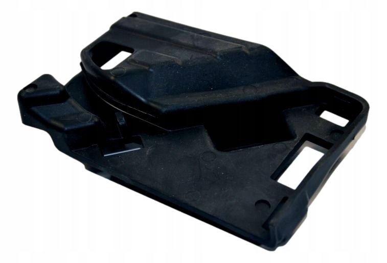 Merecedes C-klasa W205 Skluz nárazníku přední pravý