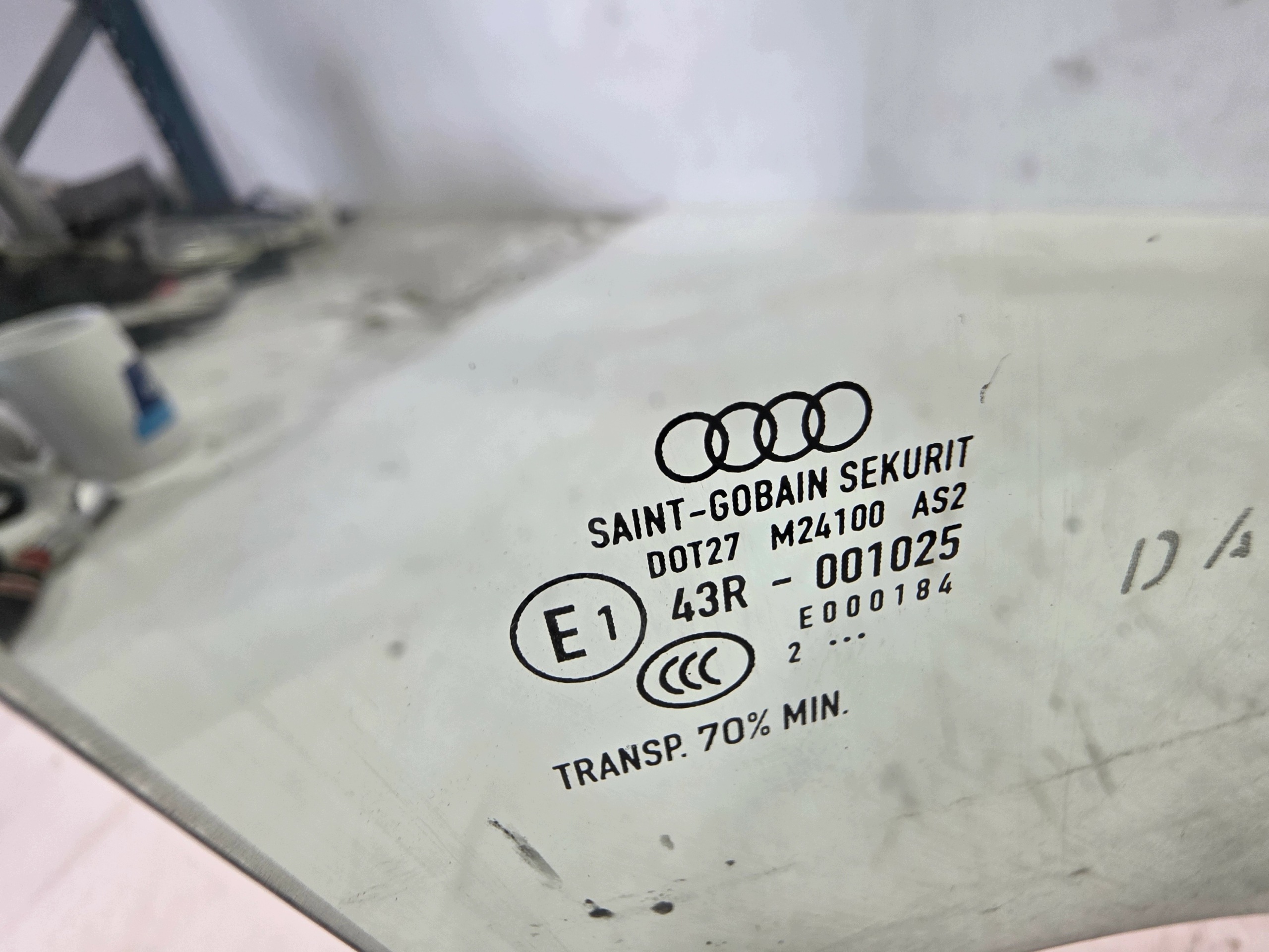window side door right front AUDI A3 8V 3-door 8V3845202A 2012