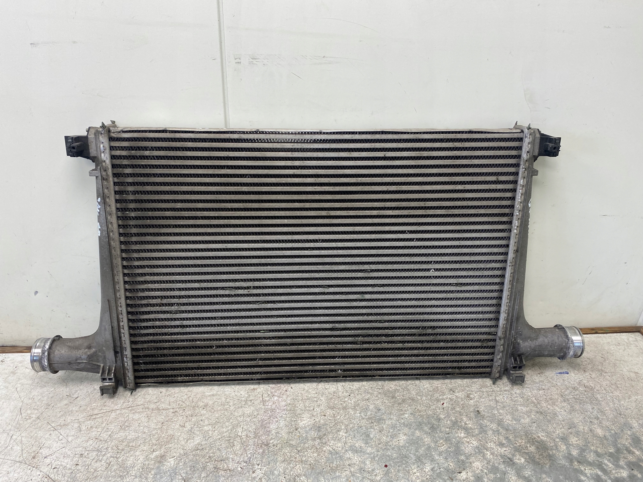 AUDI Q7 3.0 TDI 4M0 radiator intercooler 4M0145805J