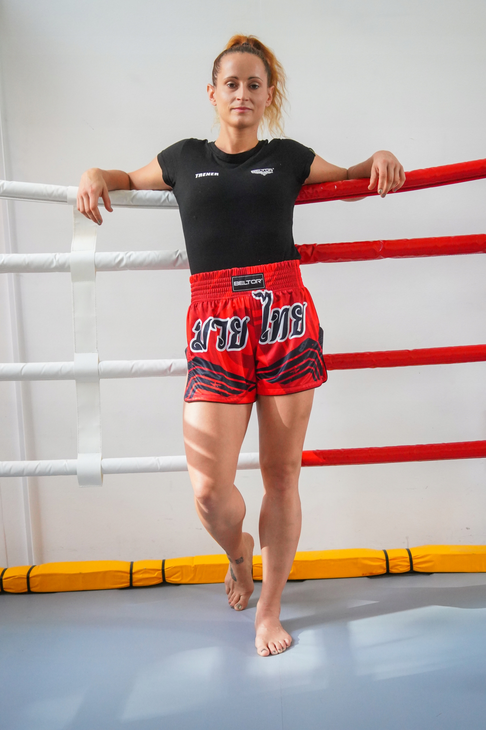 BELTOR SPODENKI TRENINGOWE MUAY THAI 01 ROZMIAR XXL CZERWONE SPORTOWE Linia plus size (duże rozmiary)