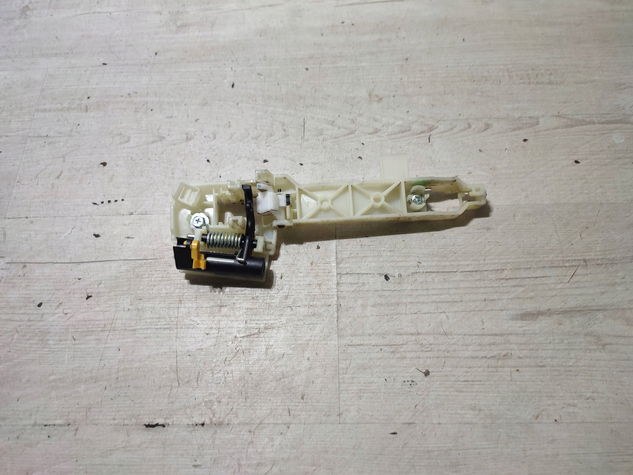 Hyundai Kona and 2018 rear part right handle exterior console