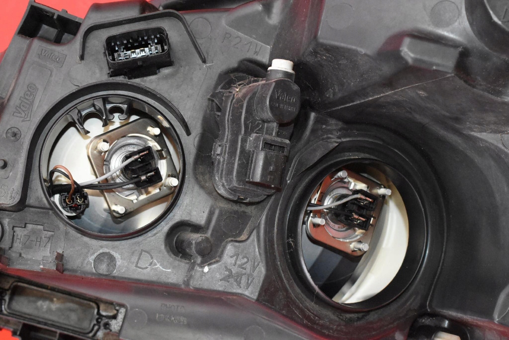 REFLEKTOR right light front EU RENAULT MEGANE SCENIC 3 III 09-12
