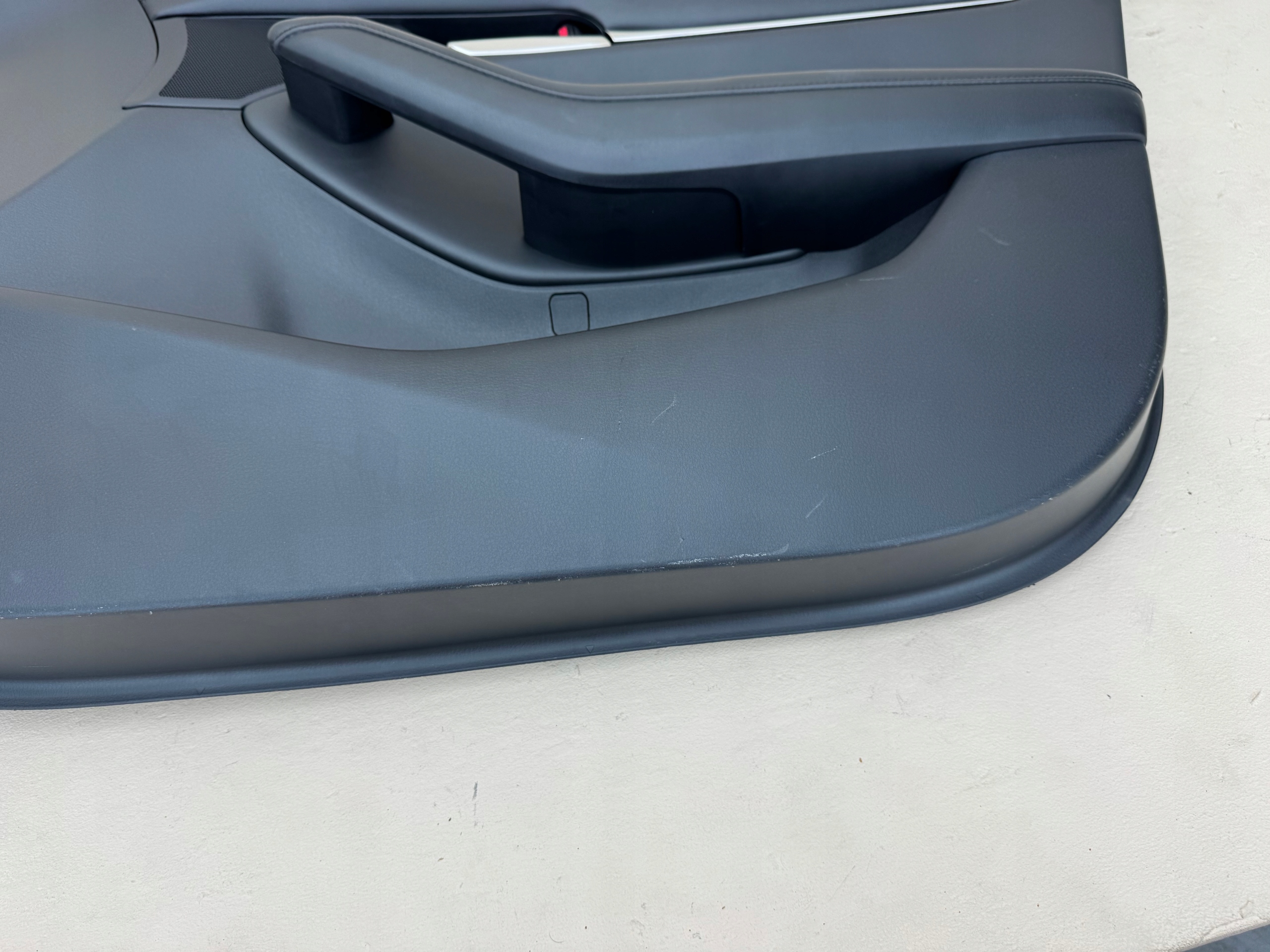 mazda III 3 IV 4 19R- дверные карты правый передний