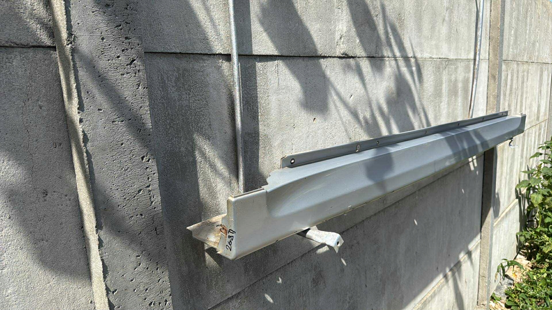 right moulding threshold SAAB 9-3 93 VECTOR ARC sedan kombi threshold colour 268